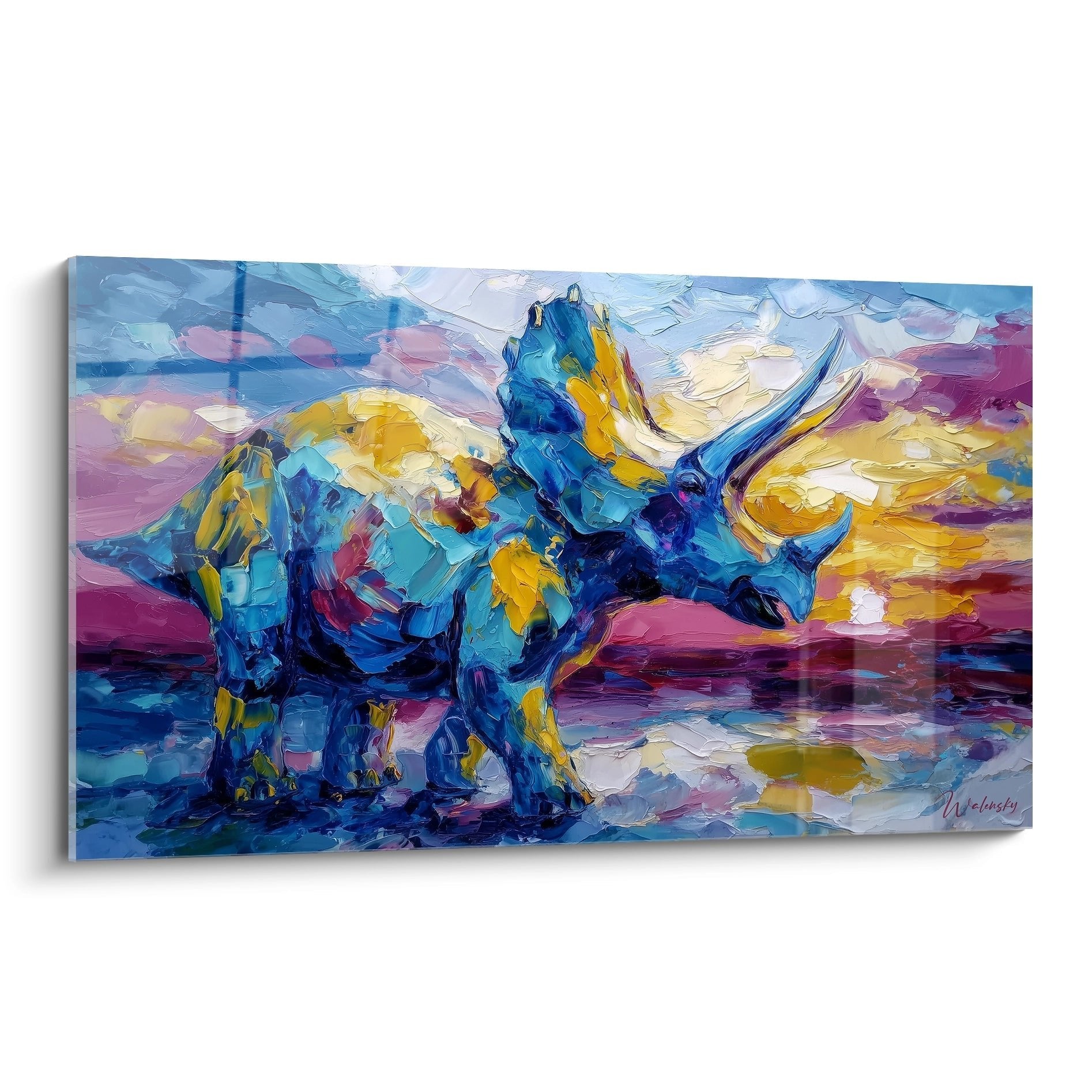 Buntes Wandbild eines Triceratops in expressiver Malweise mit blauen, gelben und violetten Farbtönen