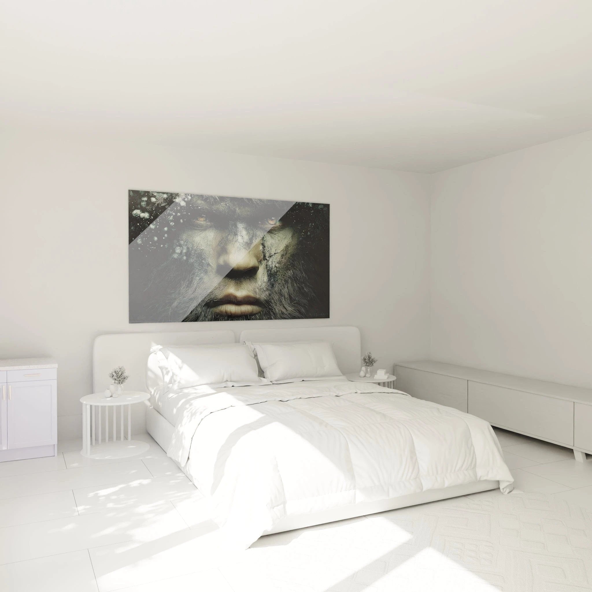 Bigfoot Wandbild hinter Glas im Schlafzimmer-Ambiente, schafft geheimnisvolle Stimmung an der Wand