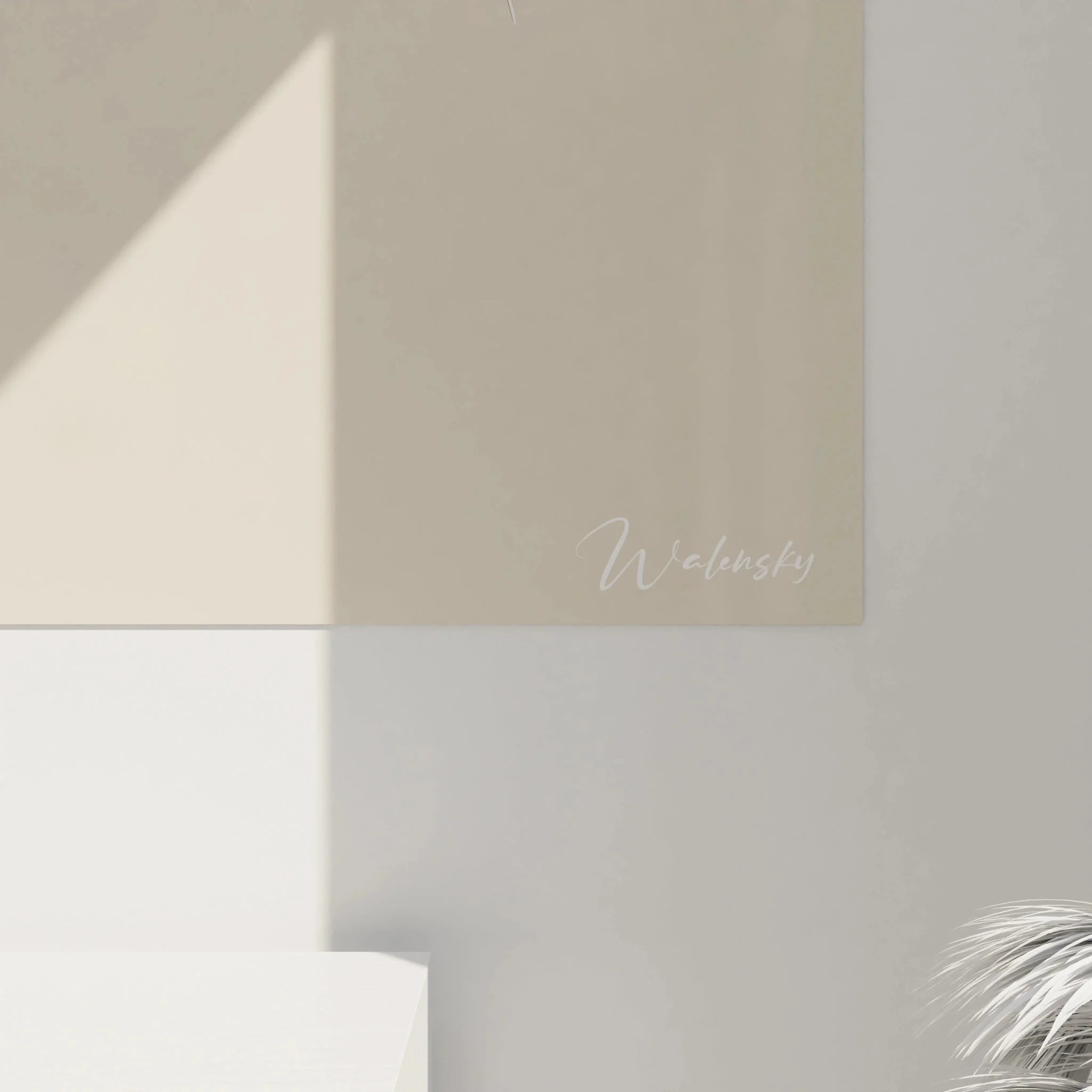 Gesamtansicht modernes Chamäleon Wandbild XXL in harmonischen Beigetönen