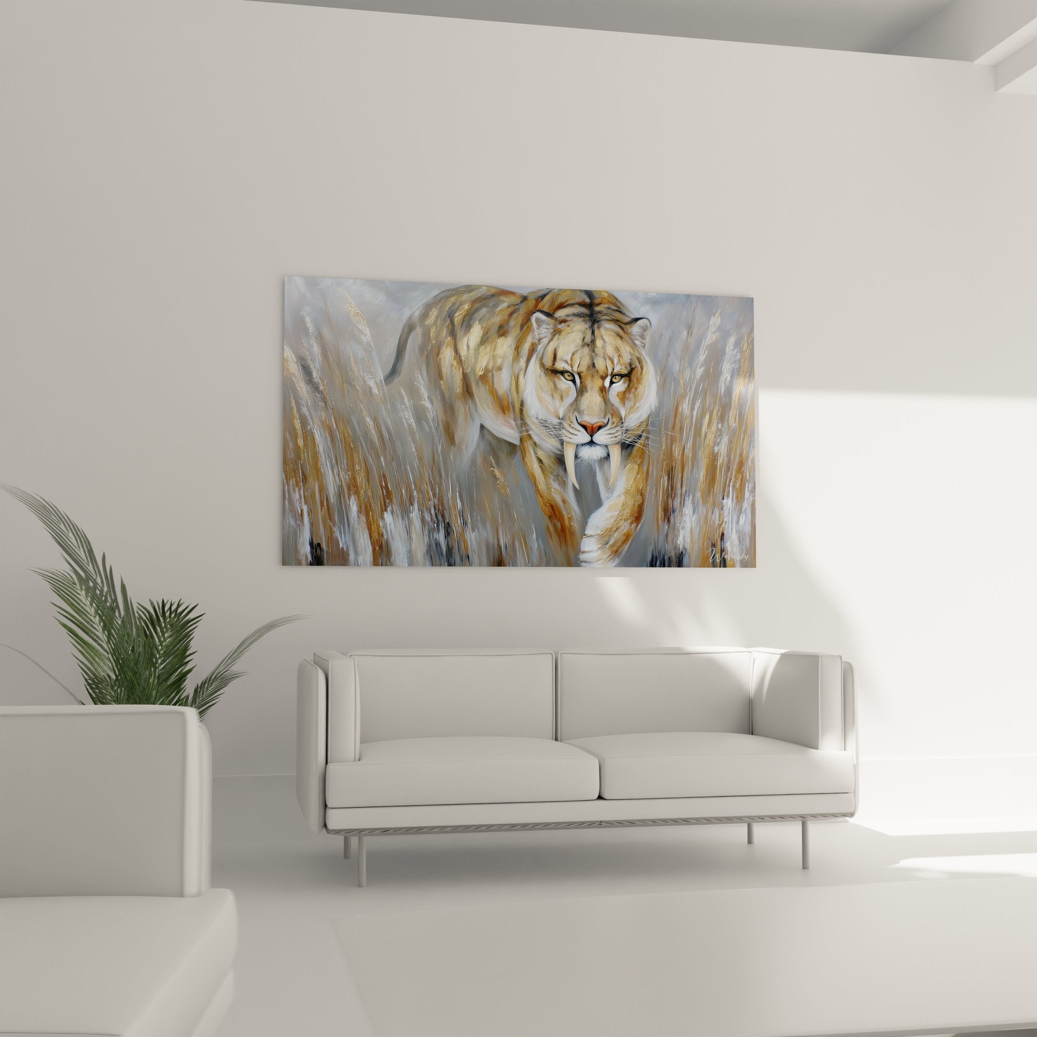 Nahaufnahme des Säbelzahntiger Wandbildes zeigt detaillierte Pinselführung und intensive Augen des prähistorischen Raubtiers