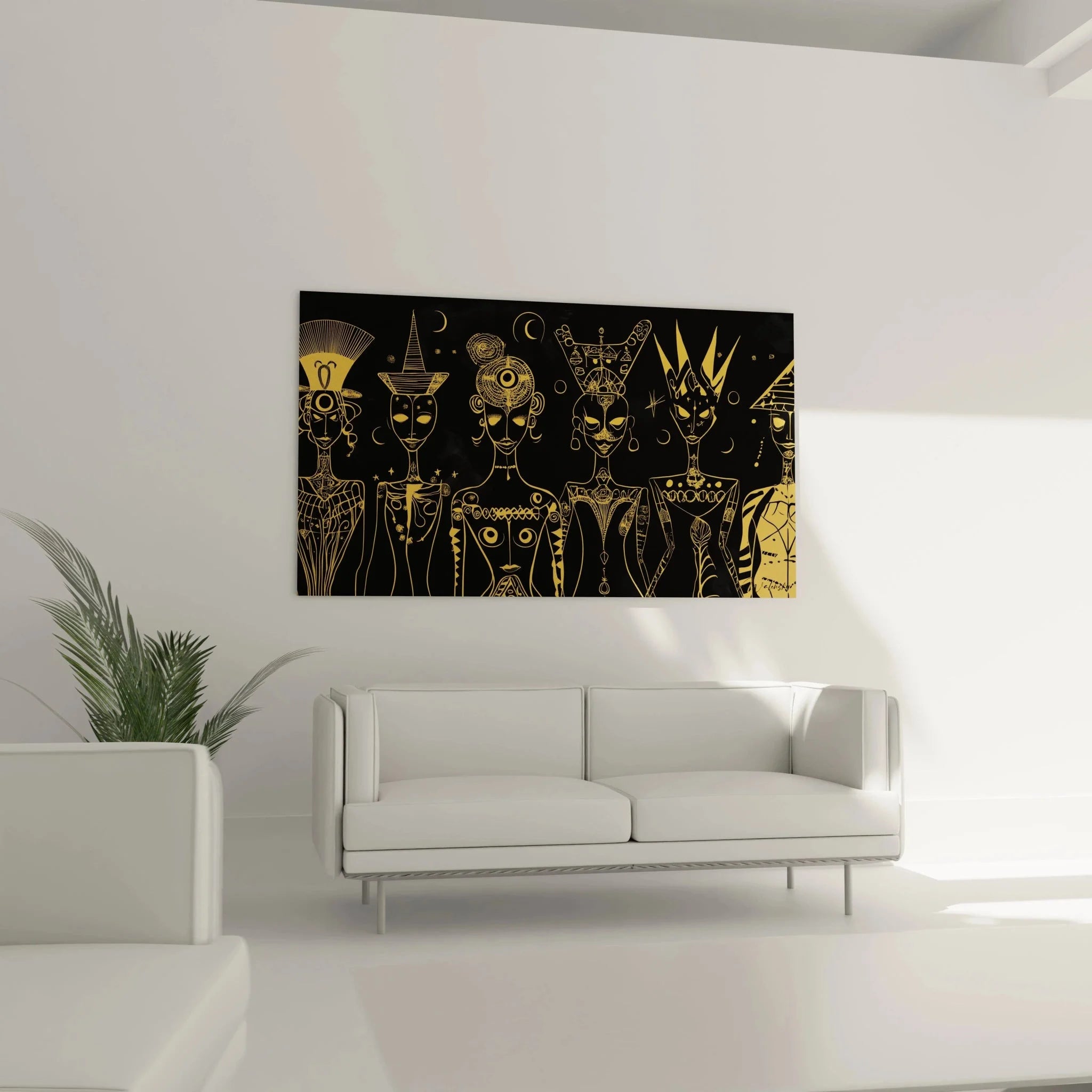 Detailaufnahme goldener Tribal Masken Wandbild, filigrane spirituelle Symbolik und Ornamente