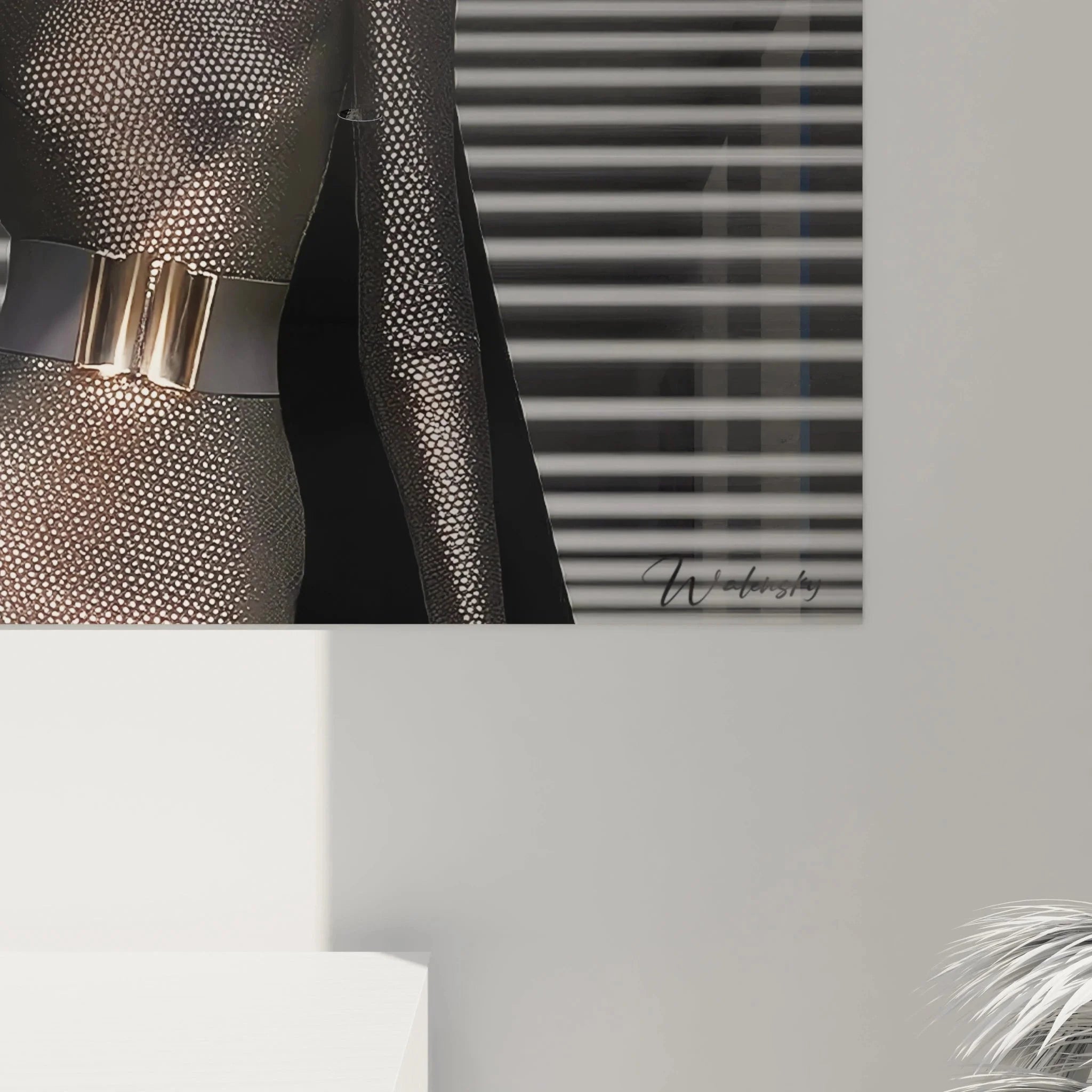 Gesamtansicht Wandbild elegante Dame schwarzer Hut geometrischer Hintergrund moderne Wanddekoration