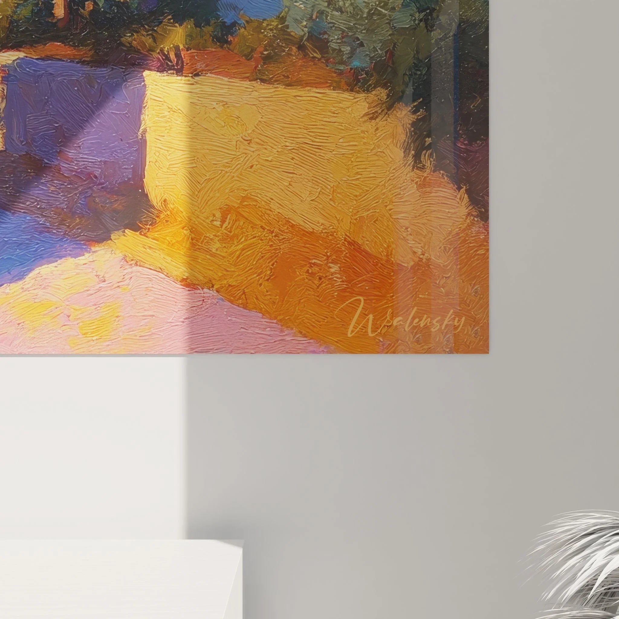 Gesamtansicht Wandbild mediterrane Landschaft mit Steinhaus und Zypressen in Wohnraum