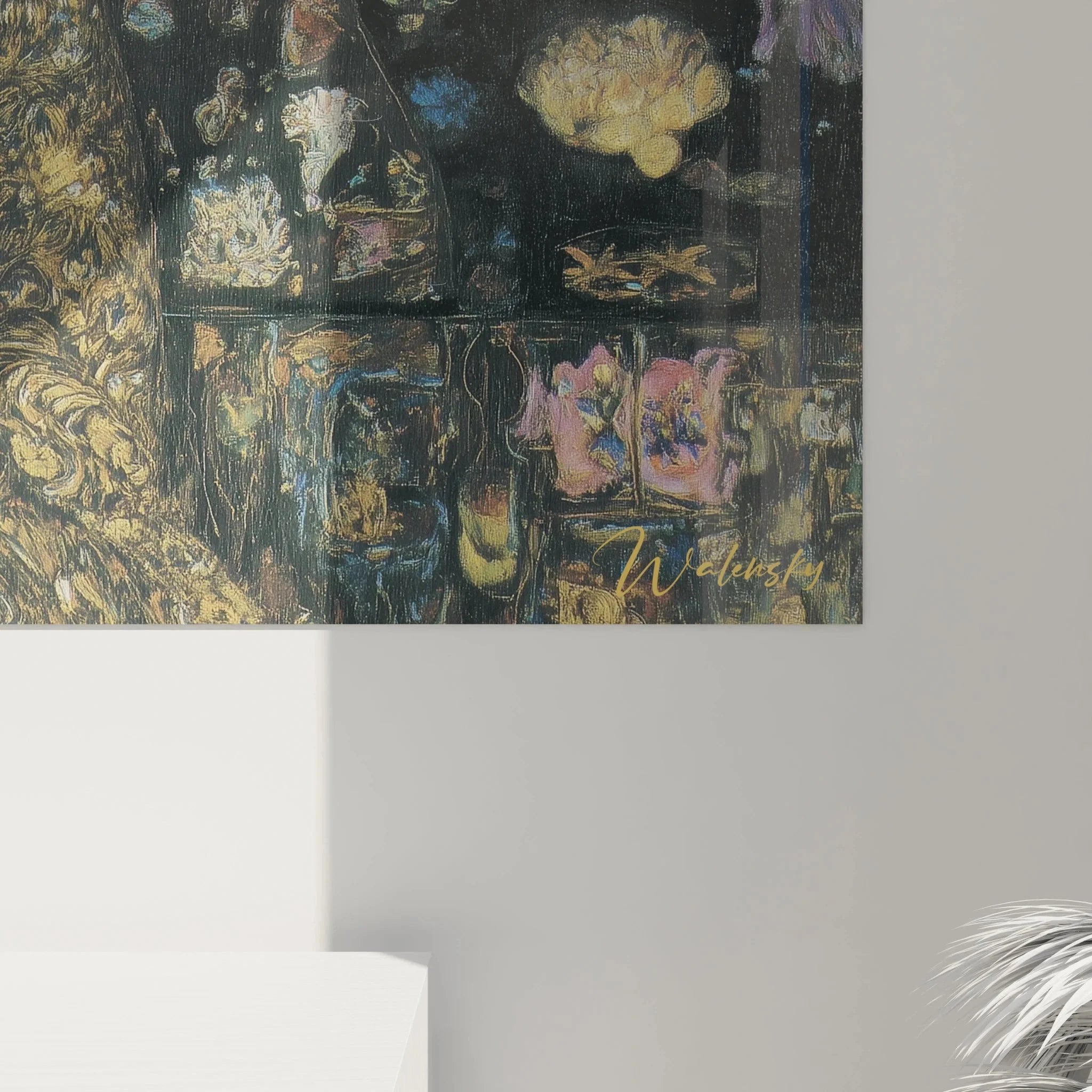 Gesamtansicht symbolistische Wandkunst Frauenporträt mit floralen Motiven und Goldtönen