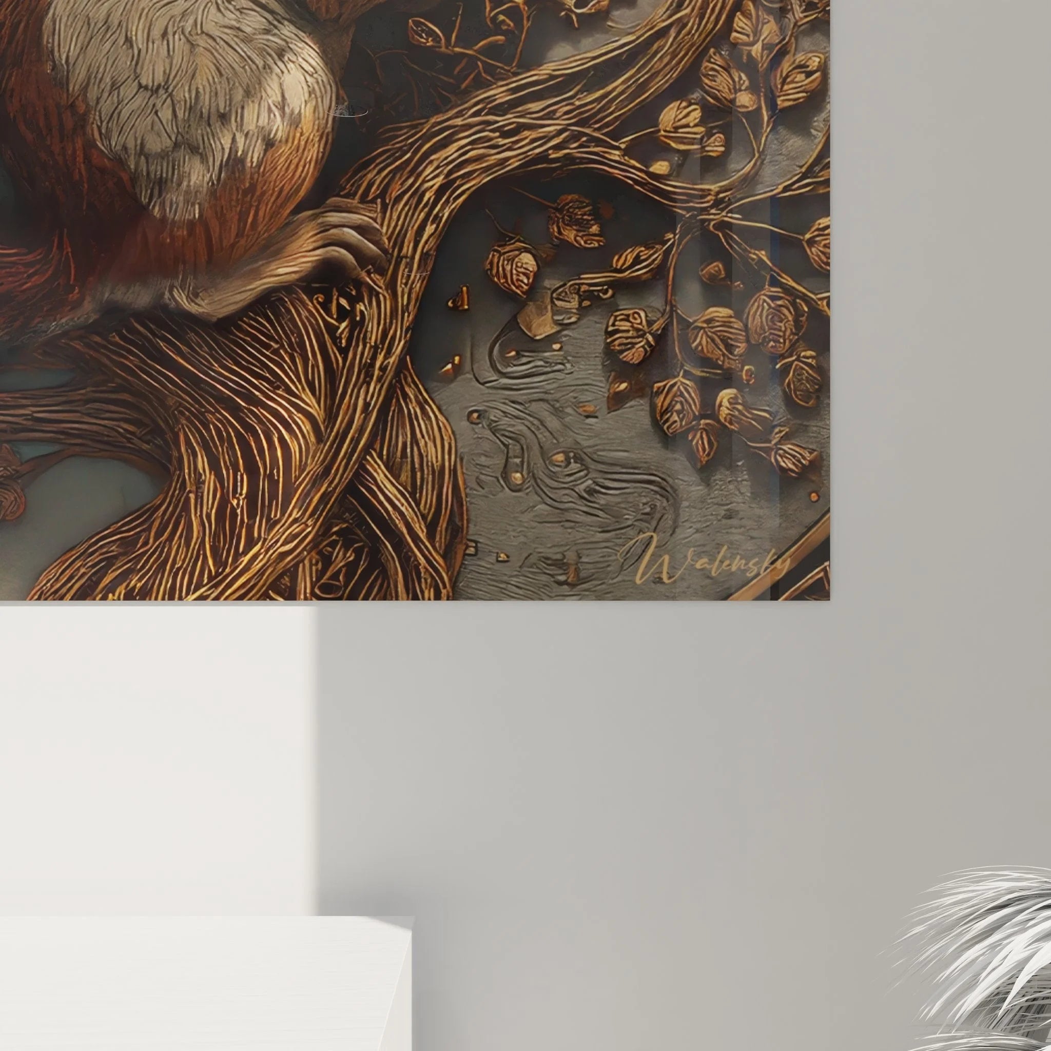 Gesamtansicht des ornamentalen Eichhörnchen Wandbilds mit üppiger Vegetation in Goldtönen