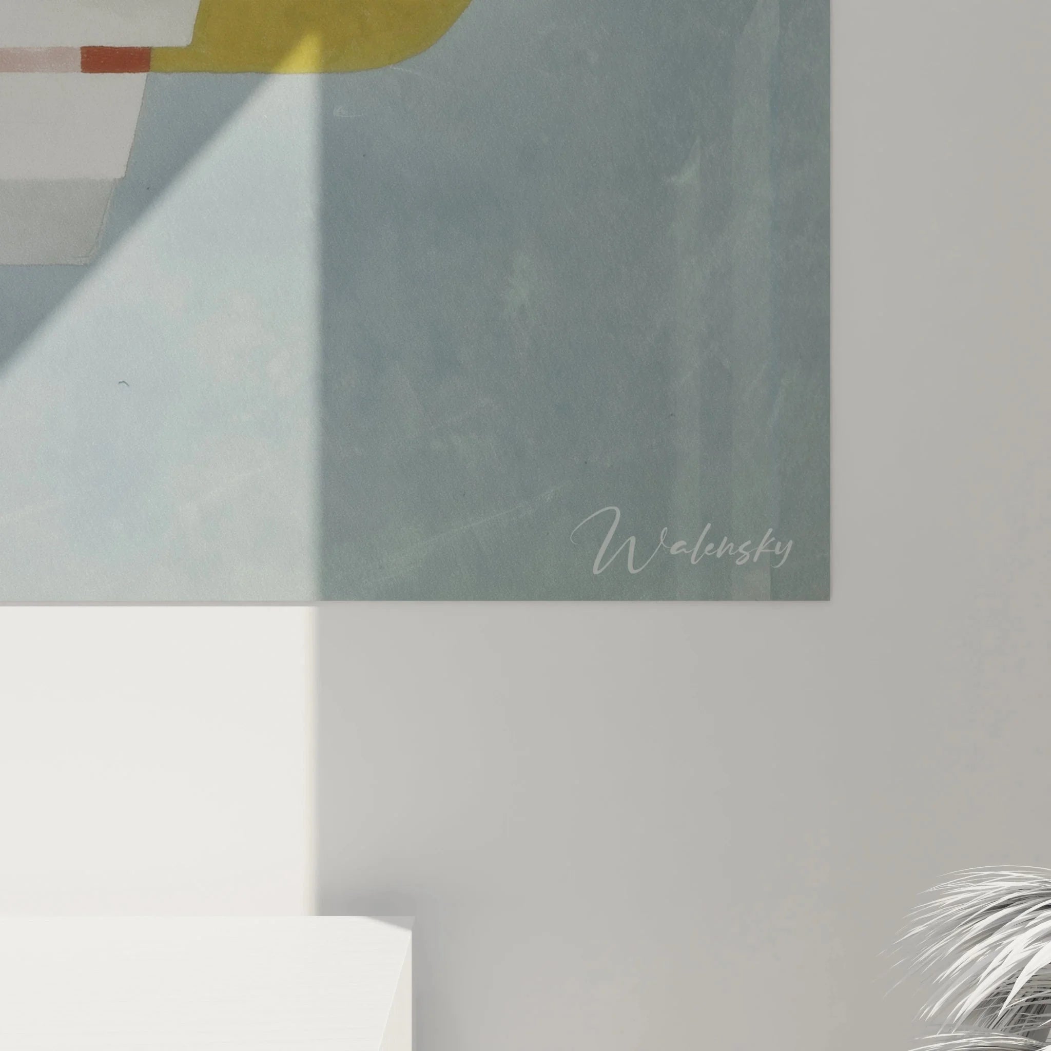 Gesamtansicht konstruktivistische Wandkunst mit dynamischer abstrakter Komposition