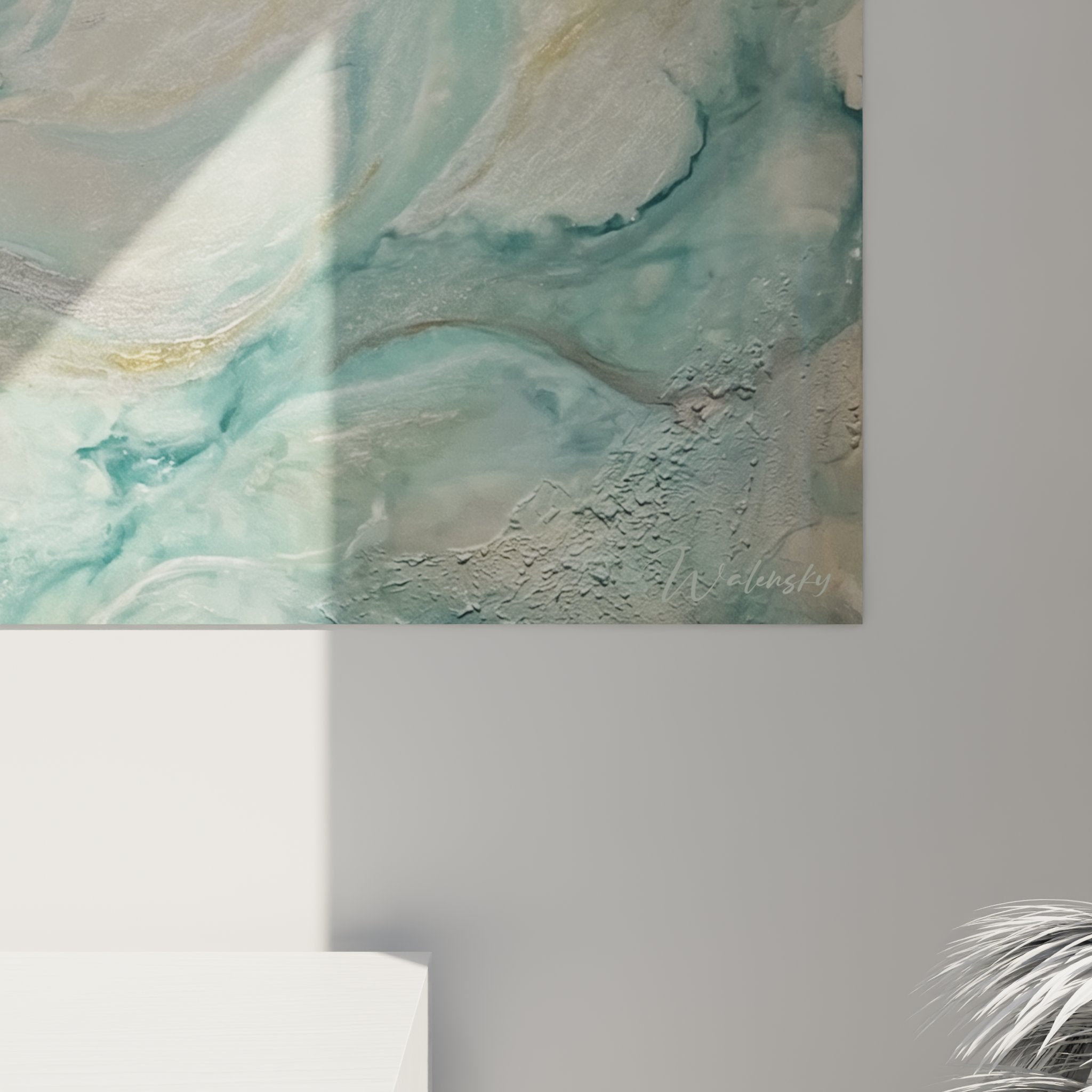 Gesamtansicht des großformatigen Wandbildes einer Tänzerin in modernem Wohnraum