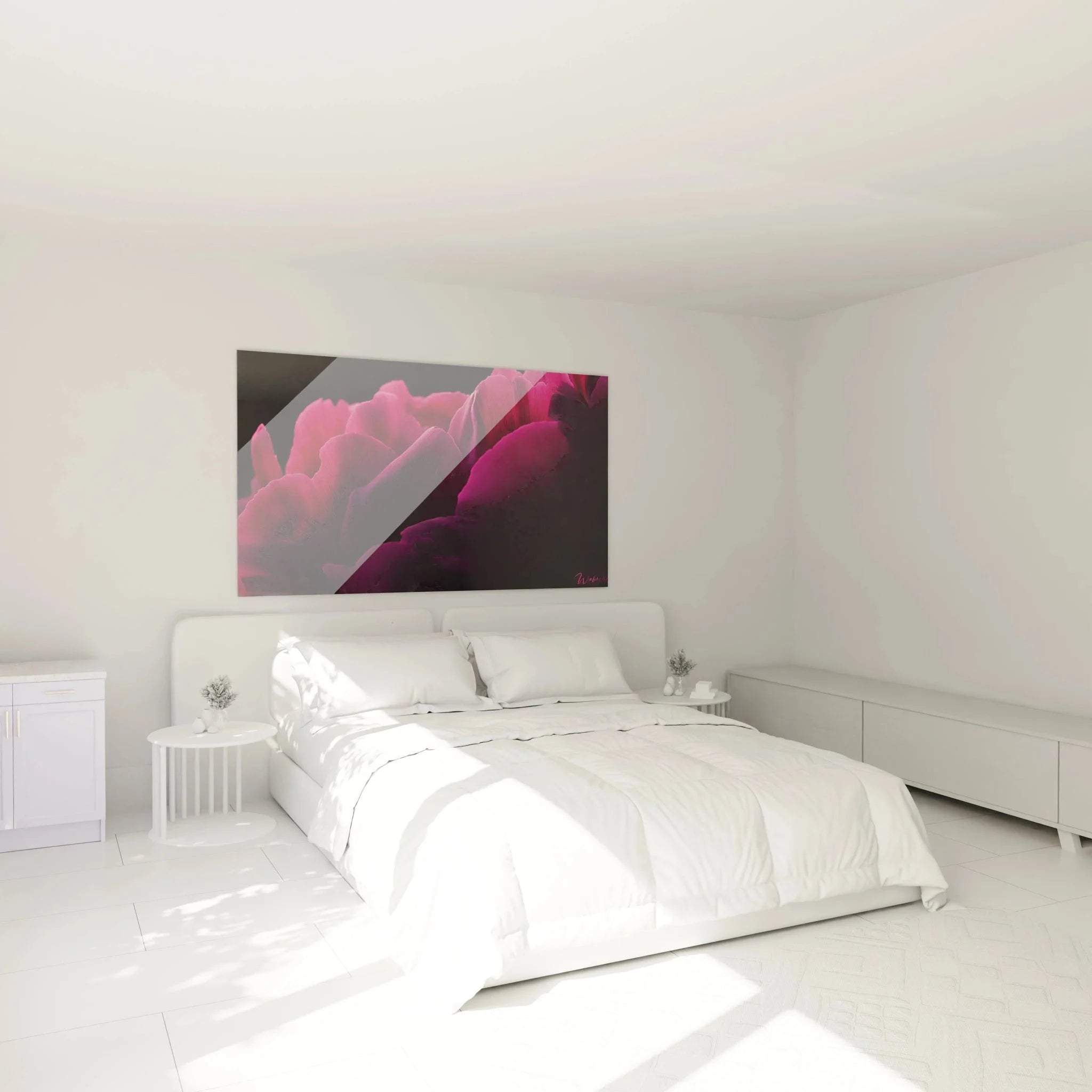 Pfingstrose Wandbild Magenta in elegantem Schlafzimmer-Ambiente über dem Bett platziert