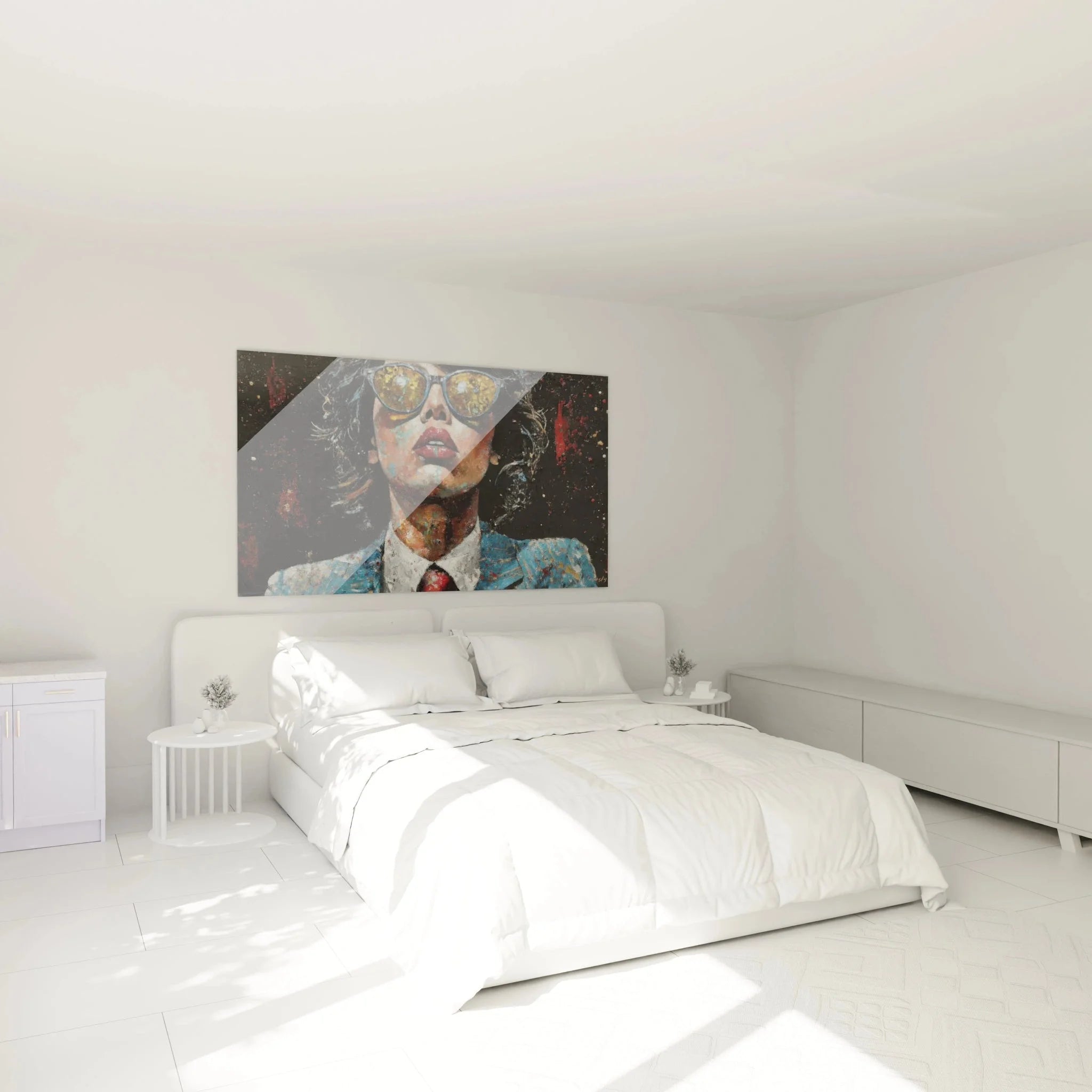 Modernes Portrait Wandbild mit Sonnenbrille in elegantem Schlafzimmer Ambiente