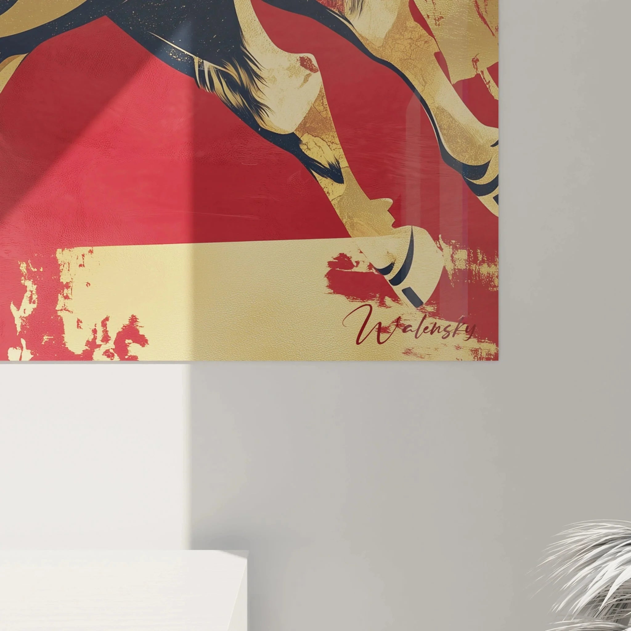 Gesamtansicht Stier Wandbild XXL - Vollständige Darstellung des goldenen Bullen auf rotem abstraktem Hintergrund