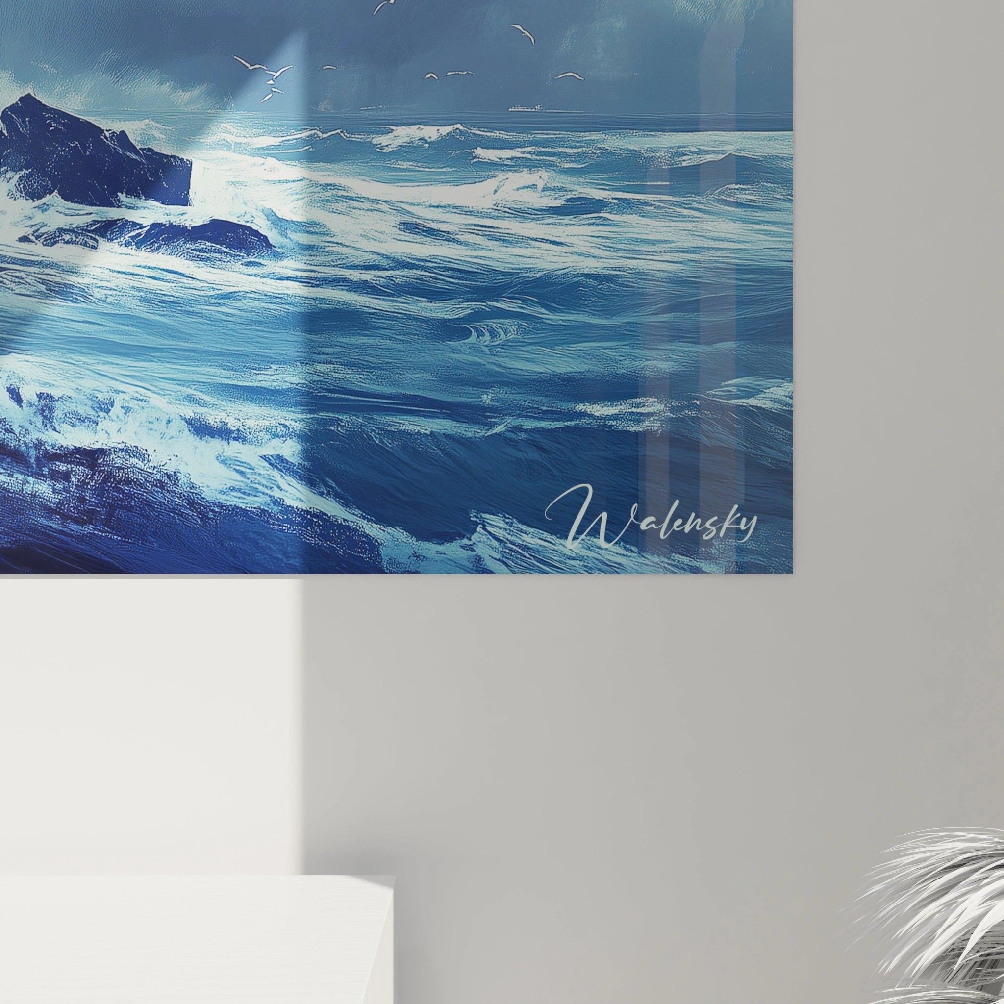 Gesamtansicht des dramatischen Meeressturm Wandbilds mit tosenden Wellen und stürmischem Himmel