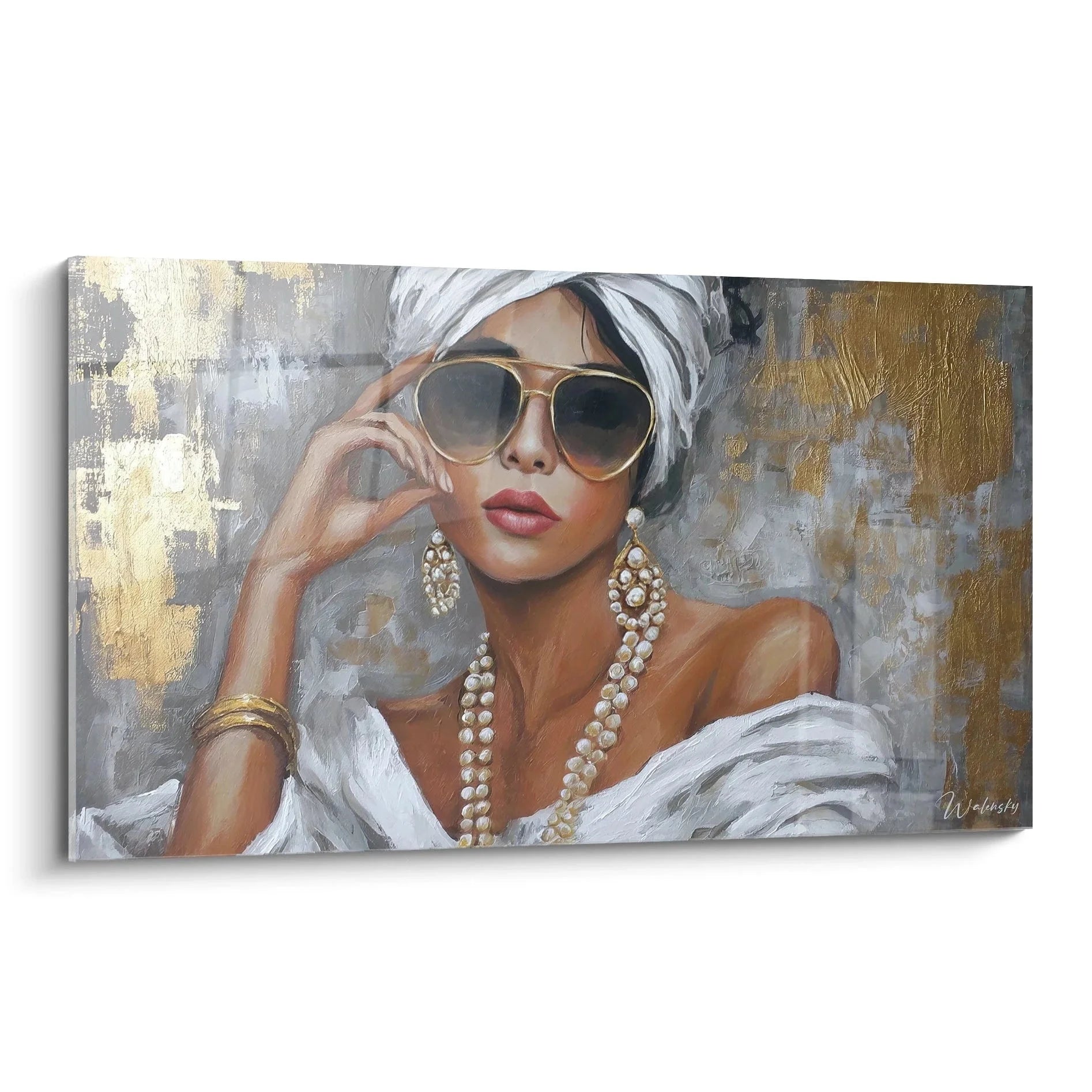 Wandbild elegante Frau mit goldener Sonnenbrille und Perlenschmuck - Mode-Gesicht Edition Leinwanddruck