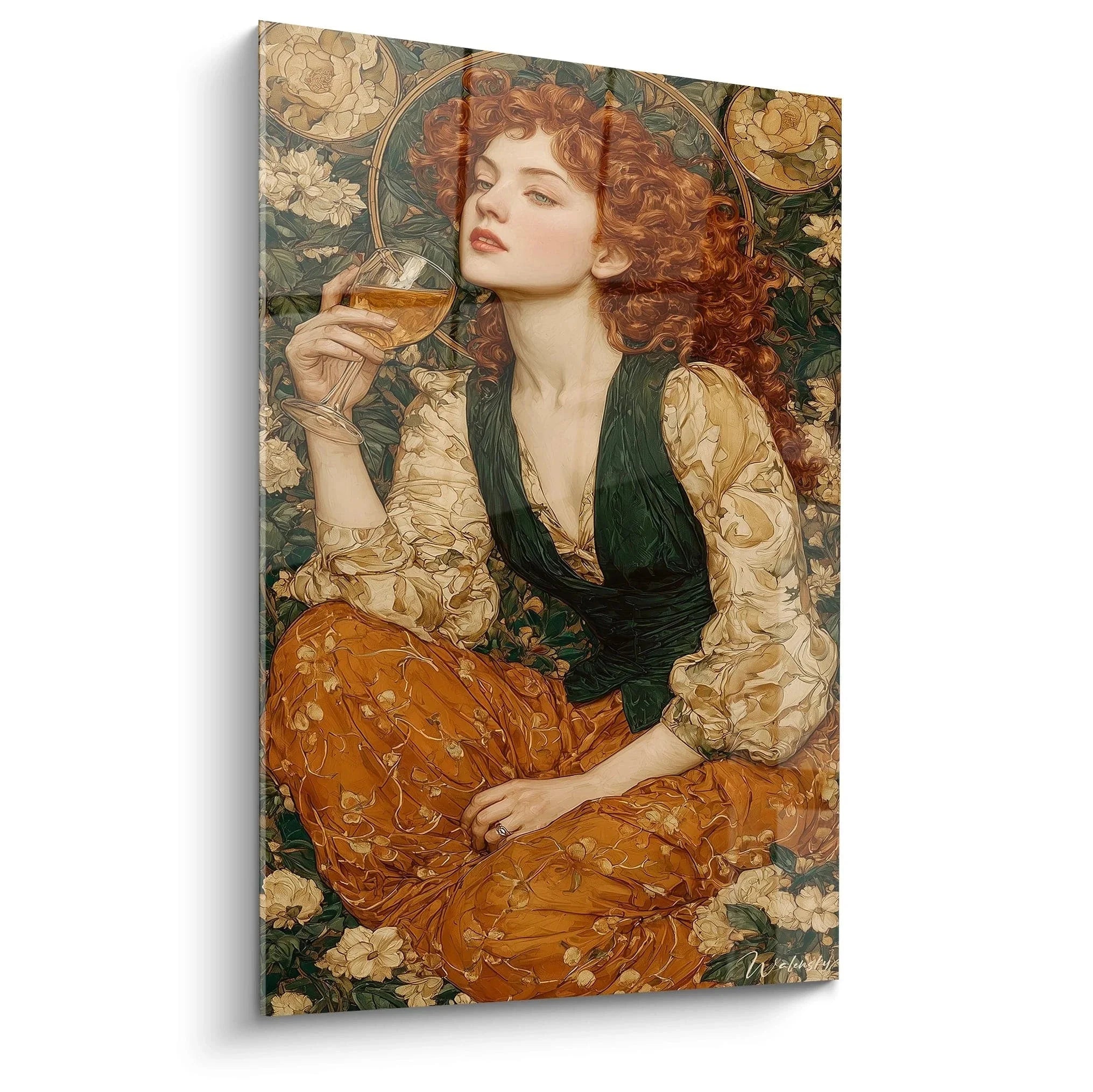 Elegantes Wandbild Jugendstil mit rotlockiger Dame im grünen Mieder und Weinglas vor Blumenhintergrund