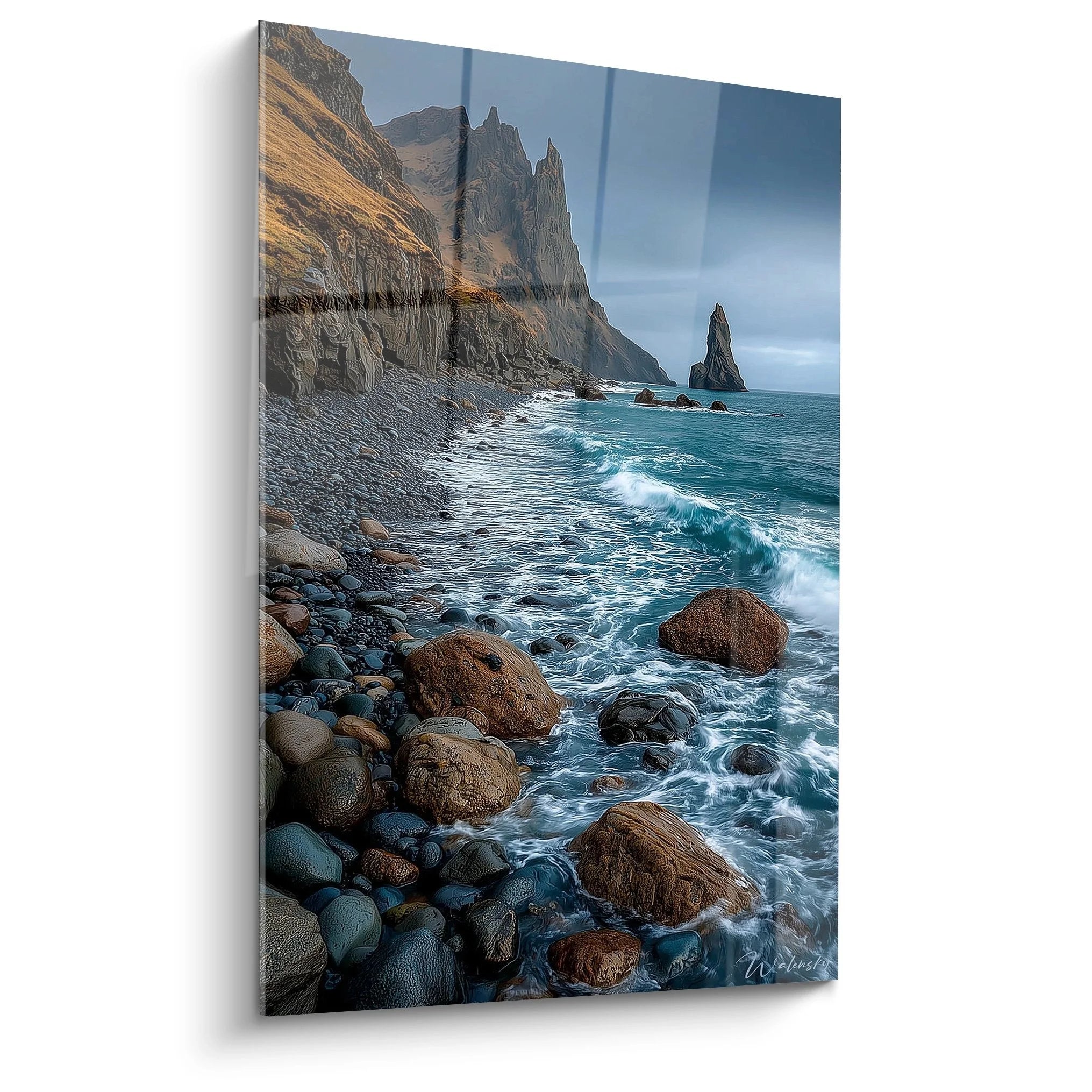 Wandbild Küstenlandschaft mit dramatischen Basaltfelsen und türkisem Meer als Leinwanddruck