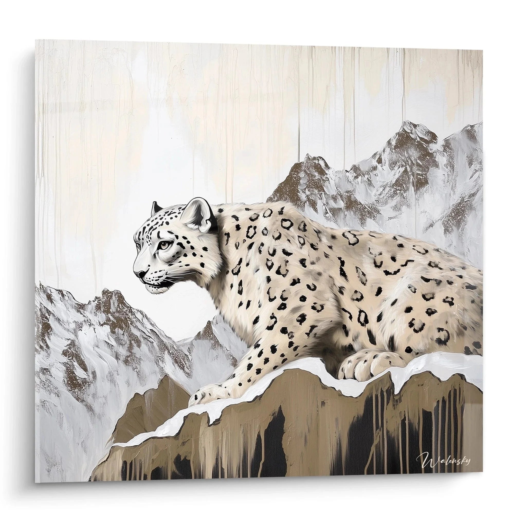 Wandbild Schneeleopard auf Felsen vor verschneiter Bergkulisse, majestätische Wildtier Wandkunst