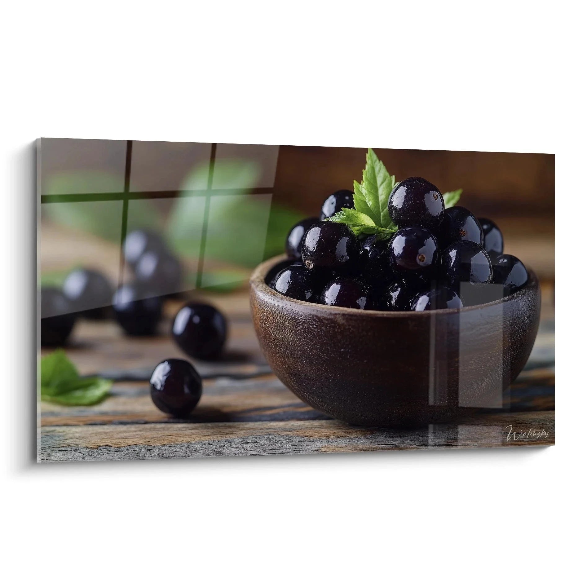 Wandbild schwarze Oliven in rustikaler Holzschale mit grünen Blättern mediterrane Küchendekoration