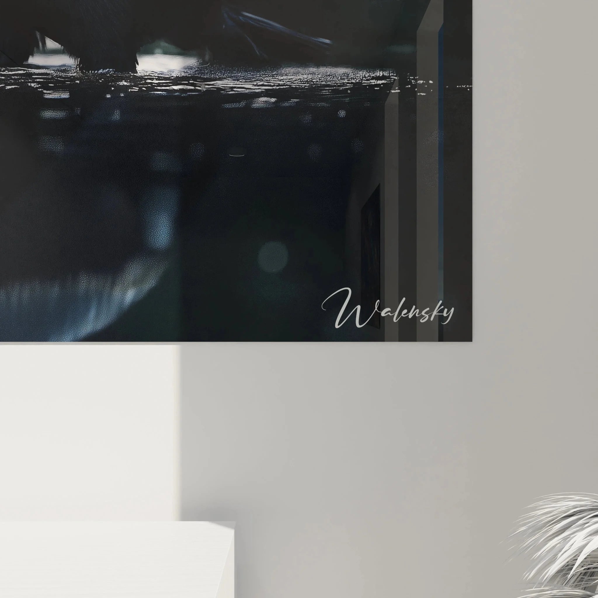 Gesamtansicht Wandbild Tukan Baden mit Spiegelung im Wasser, tropische Vogel Wanddekoration für Wohnzimmer