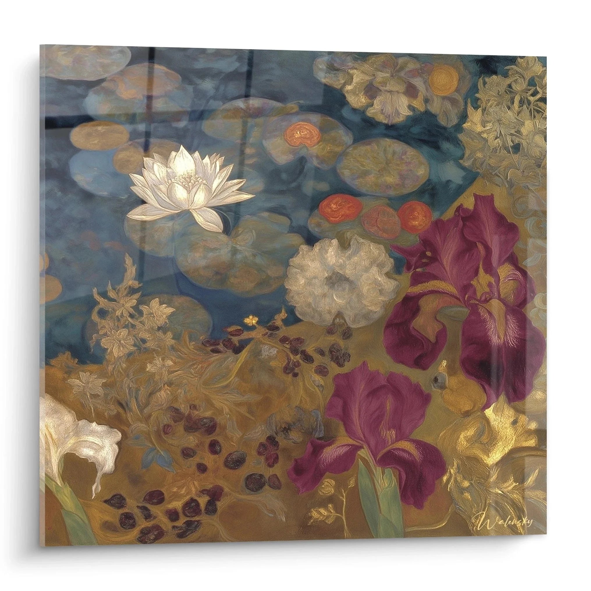 Symbolistisches Wandbild mit weißen Wasserlilien und violetten Iris auf goldenem Grund - Edition Symbolismus