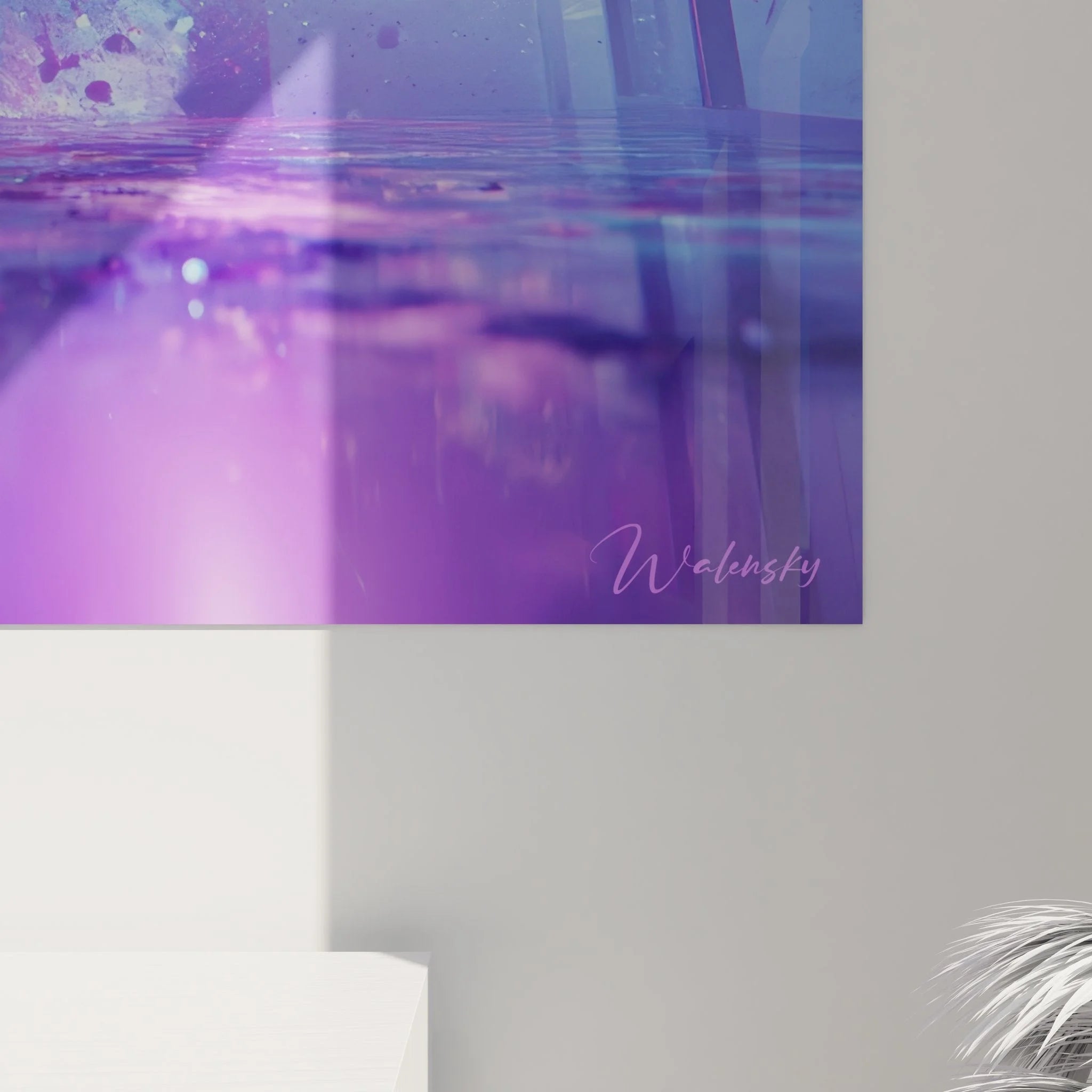 Gesamtansicht des XXL Wandbilds Futuristische Raumwelt in violetten und blauen Farbtönen