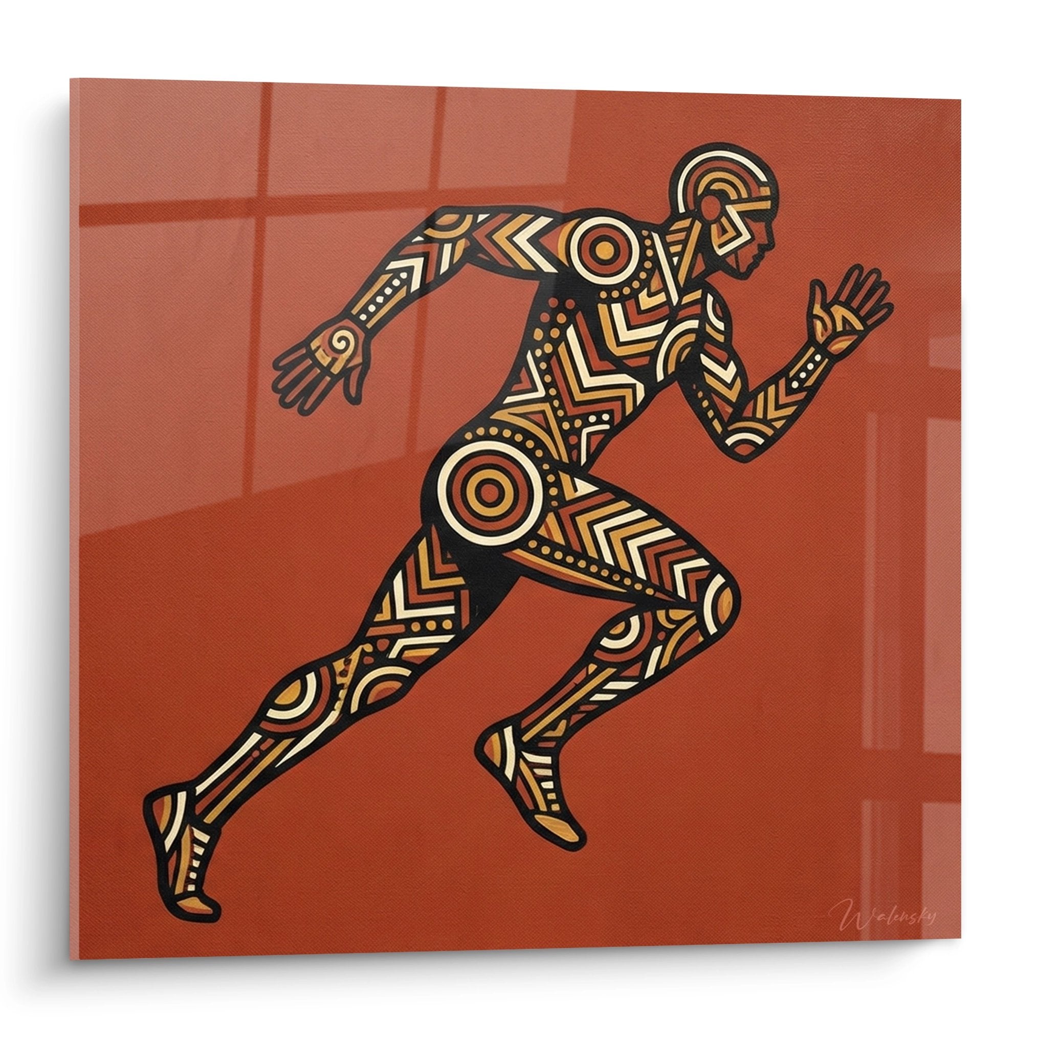 Wandbild stilisierter Läufer mit traditionellen Stammesmustern in warmen Erdtönen auf rotem Hintergrund