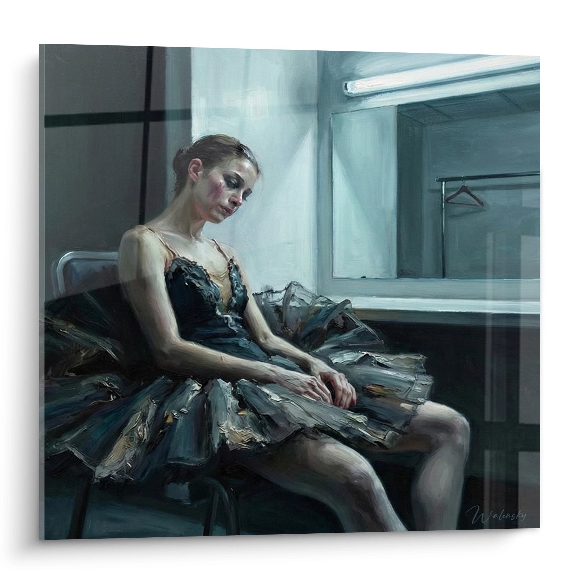 Wandbild einer erschöpften Ballerina in schwarzem Tutu sitzend in karger Umkleidekabine nach Vorstellung