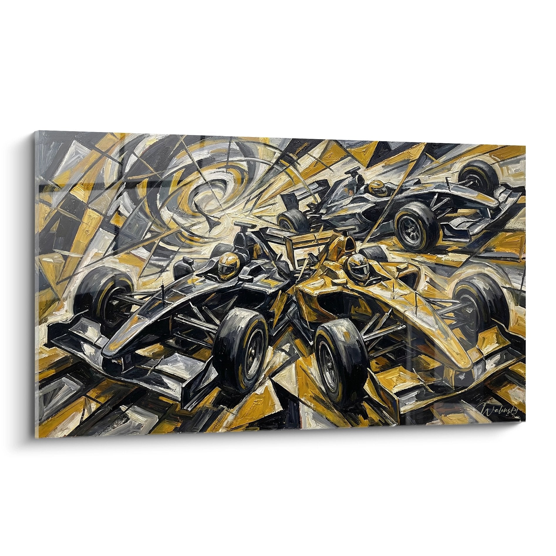 Abstraktes Wandbild zweier Formel 1 Rennwagen in dynamischem Duell mit gold-schwarzer Farbgebung und spiralförmigen Bewegungslinien