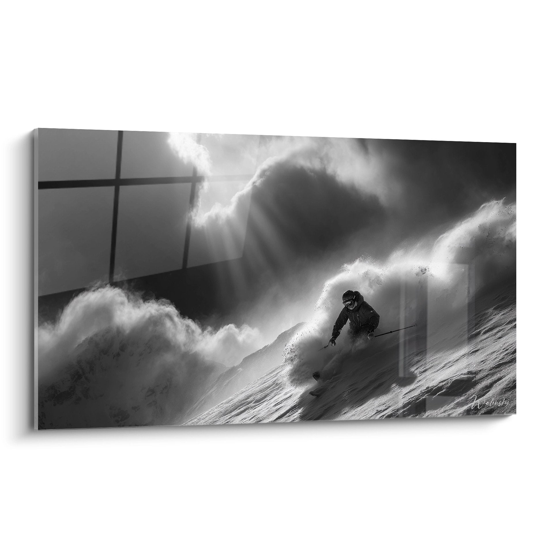 Schwarz-Weiß Wandbild Skifahrer im Pulverschnee mit dramatischen Sonnenstrahlen durch Bergwolken