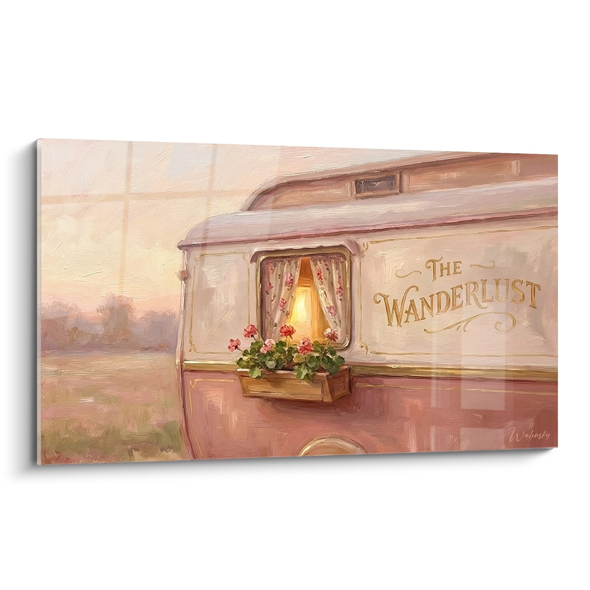 Vintage Wohnwagen Wandbild mit Wanderlust Schriftzug in warmen Rosa- und Beigetönen bei Sonnenuntergang