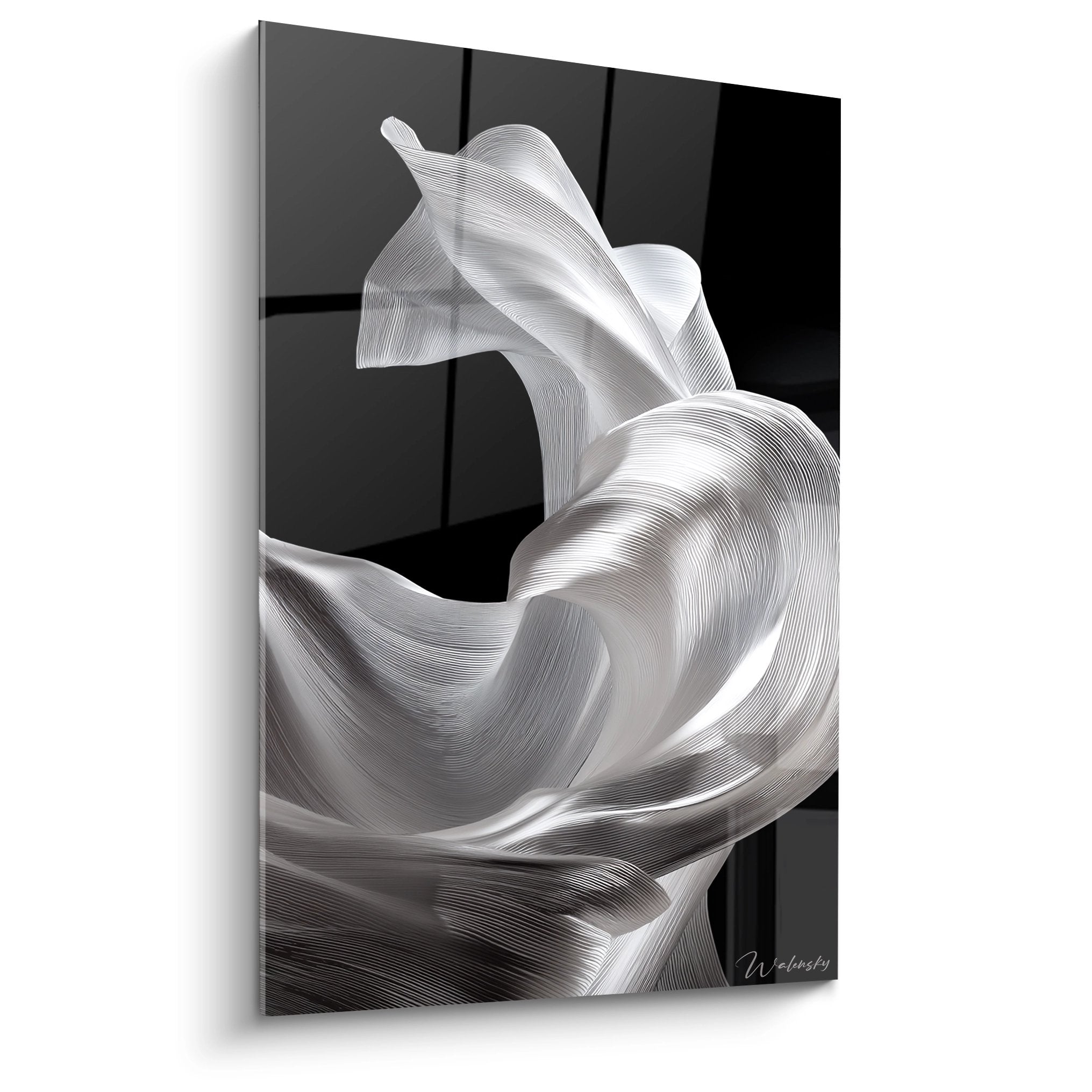 Wandbild mit fließenden weißen Stoffbahnen auf schwarzem Hintergrund, abstrakte schwarz-weiße Kunstkomposition