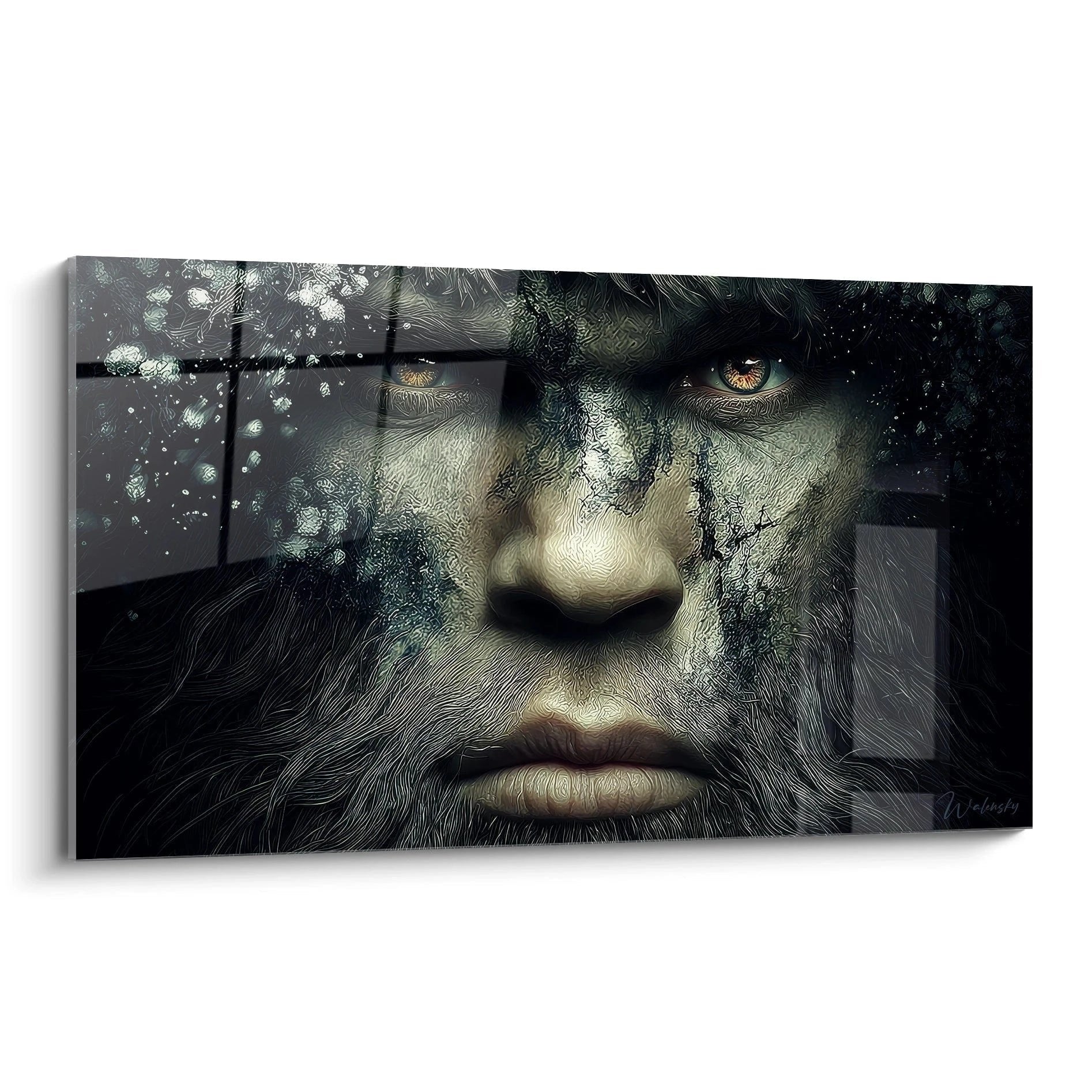 Wandbild zeigt Bigfoot Gesicht hinter regennasser Glasscheibe mit durchdringendem Blick und mystischer Atmosphäre