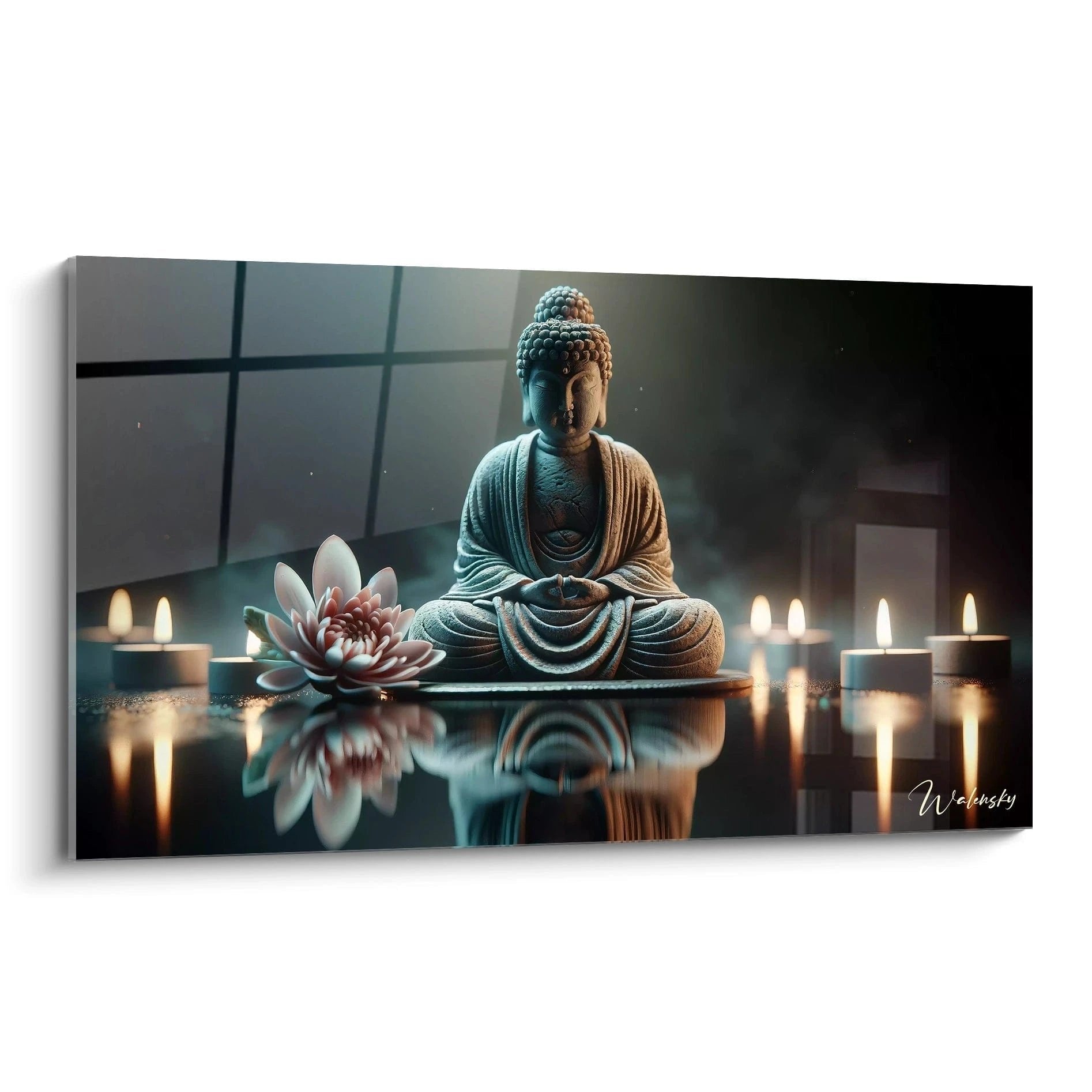 Buddha Statue in Meditation mit Lotus und Kerzen in warmem Kerzenschein auf spiegelnder Oberfläche