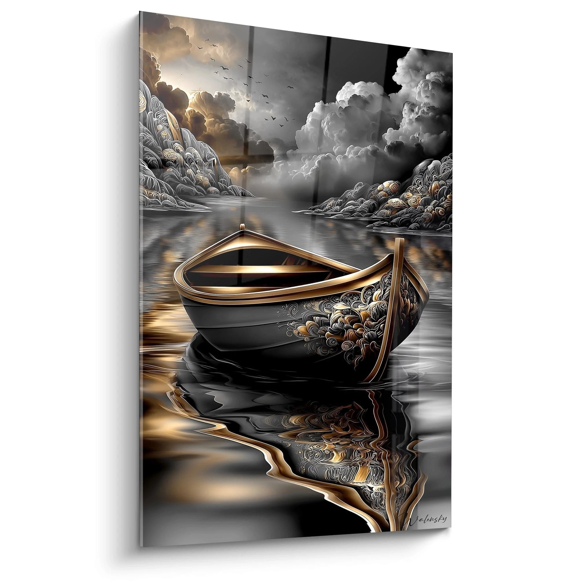 Wandbild Boot mit goldenen Verzierungen auf stürmischem Meer mit dramatischen Wolken und Spiegelungen