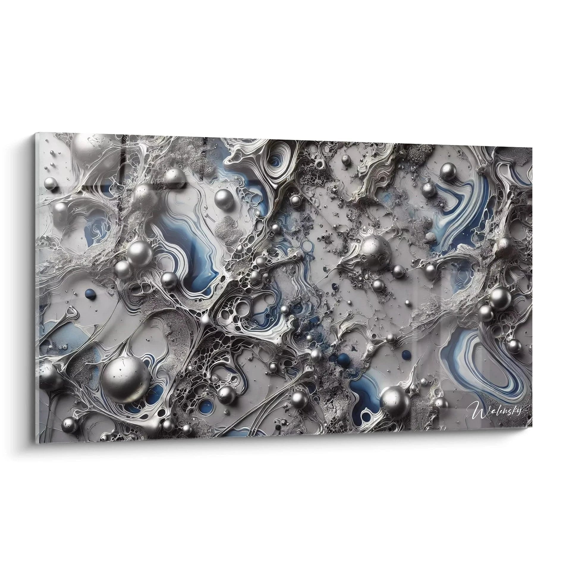 Abstraktes Wandbild mit silbernen Kugeln und fließenden Strukturen in Epoxidharz-Optik