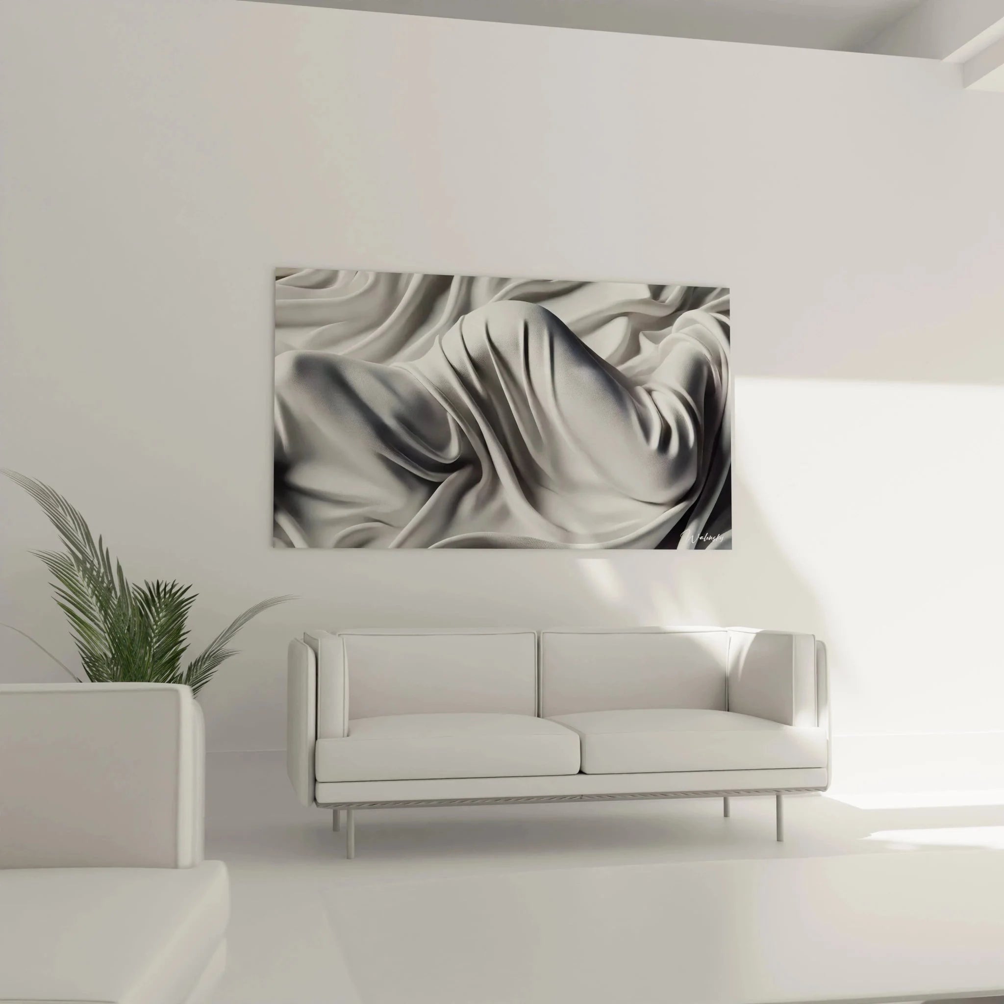 Detailaufnahme des Wandbildes mit silbernen Seidenstoffen und luxuriösen Stofftexturen