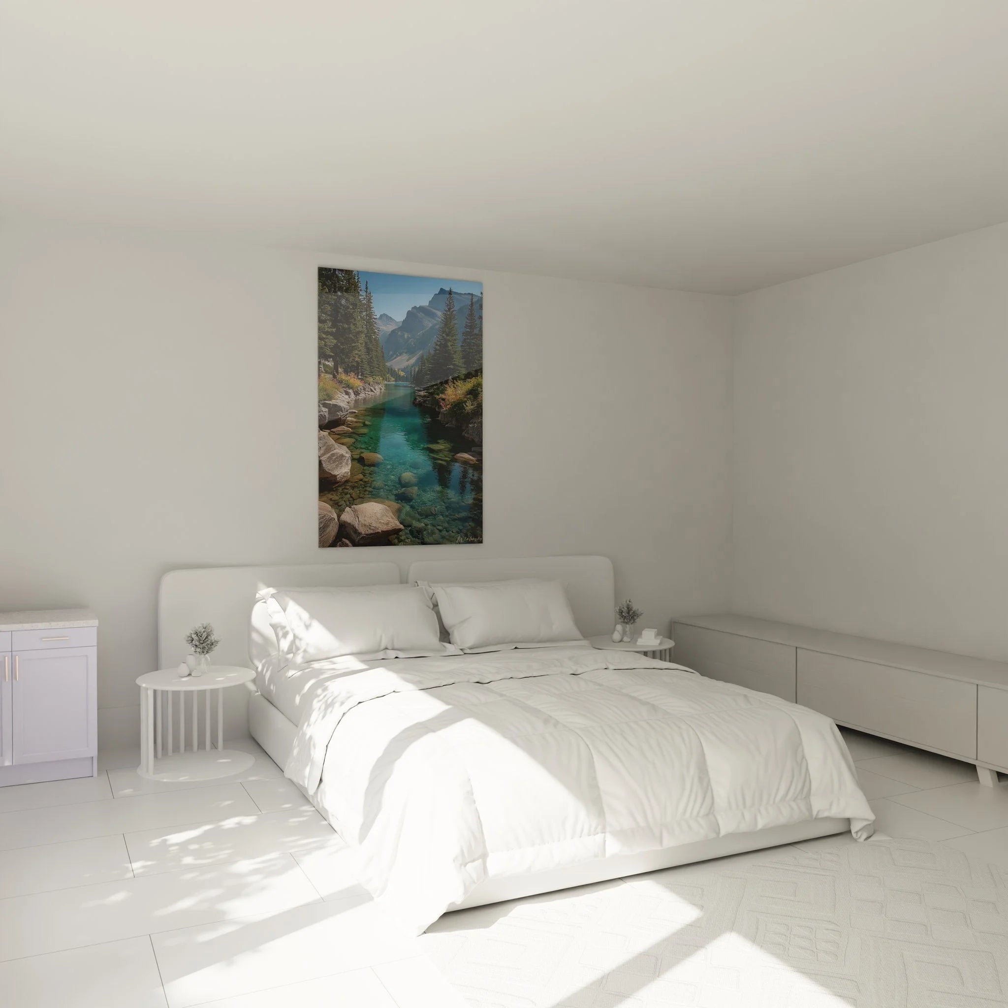 Bergsee Wandbild XXL in modernem Schlafzimmer mit türkisblauem Wasser und Berglandschaft