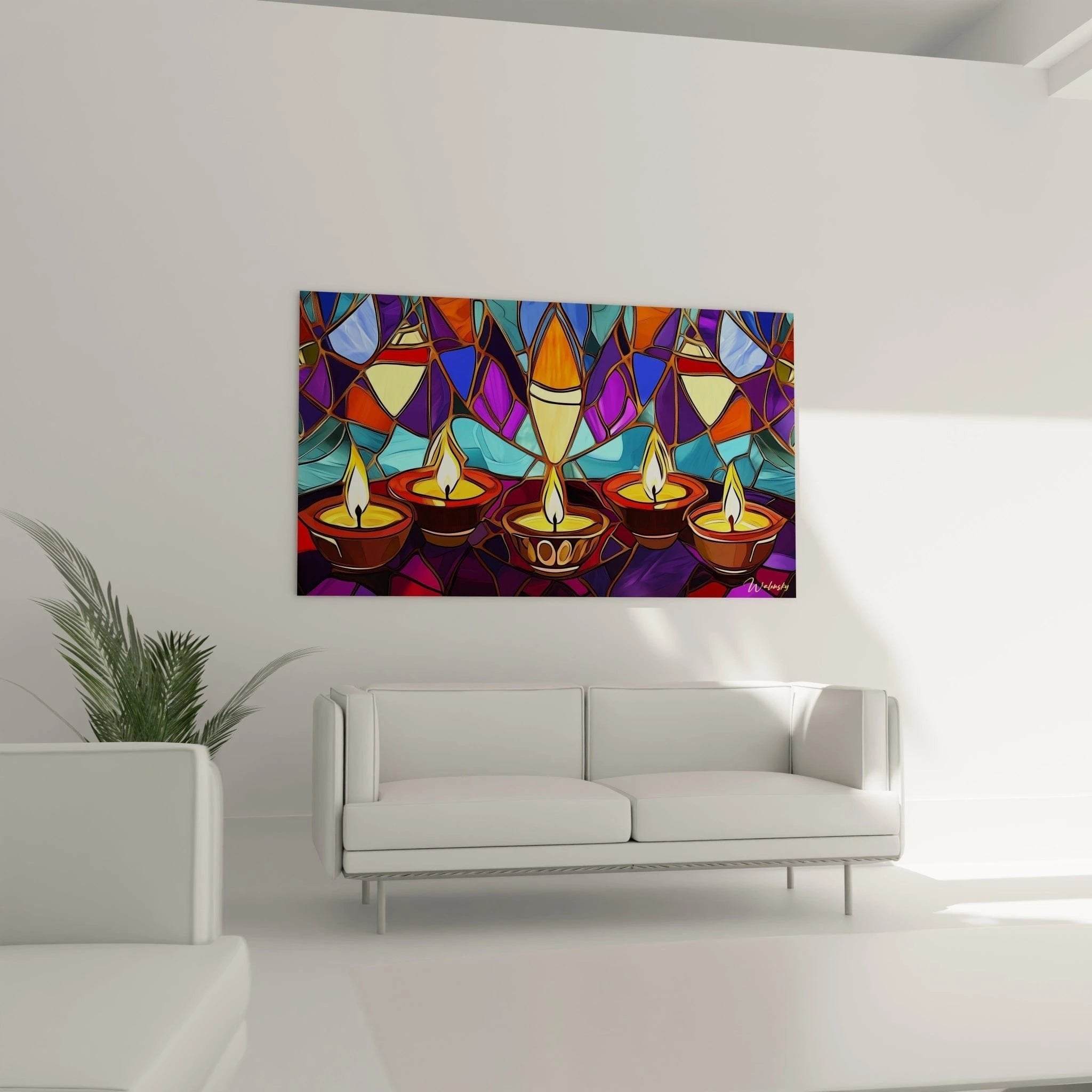 Nahaufnahme der leuchtenden Diwali-Flammen in goldgelben Tönen mit bunten Glasmosaik-Details