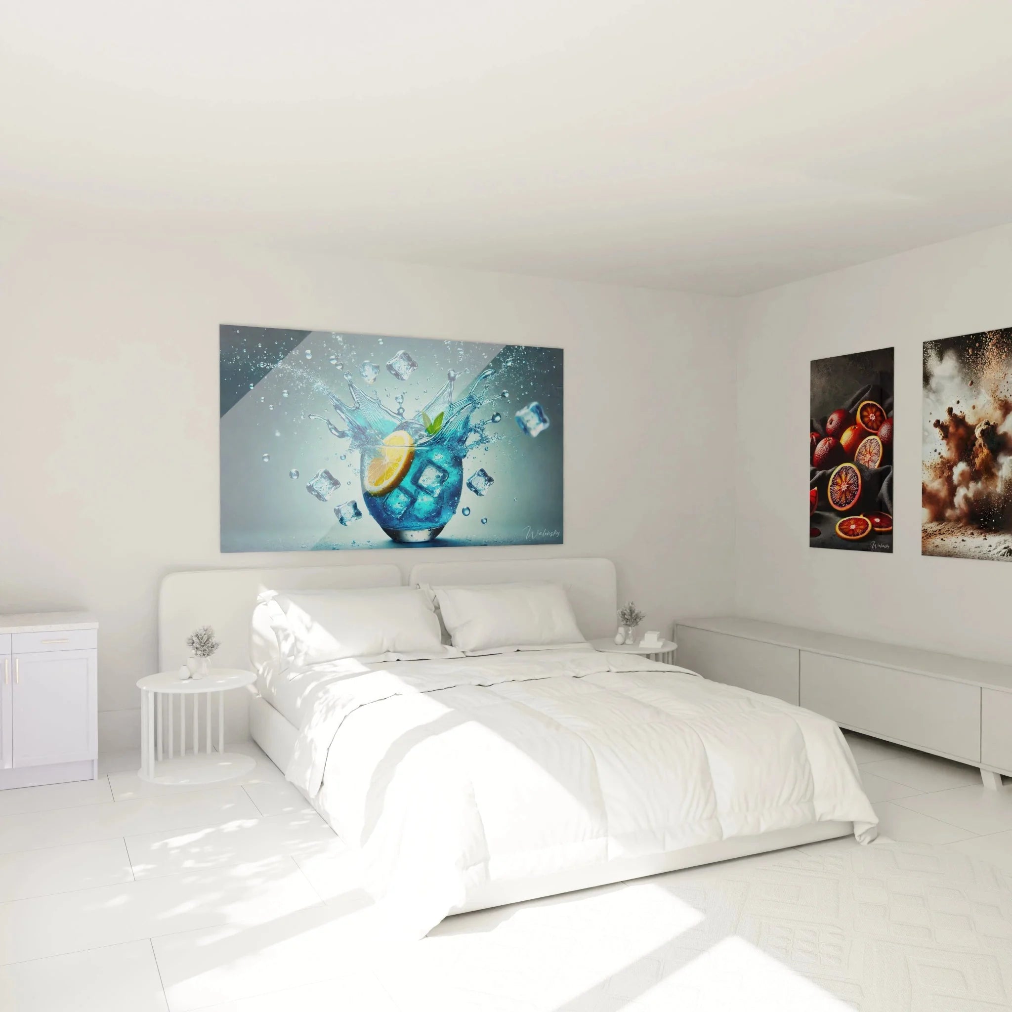 Cocktail Wandbild in Schlafzimmer Ambiente mit erfrischendem Wassersplash und Zitrusfrüchten