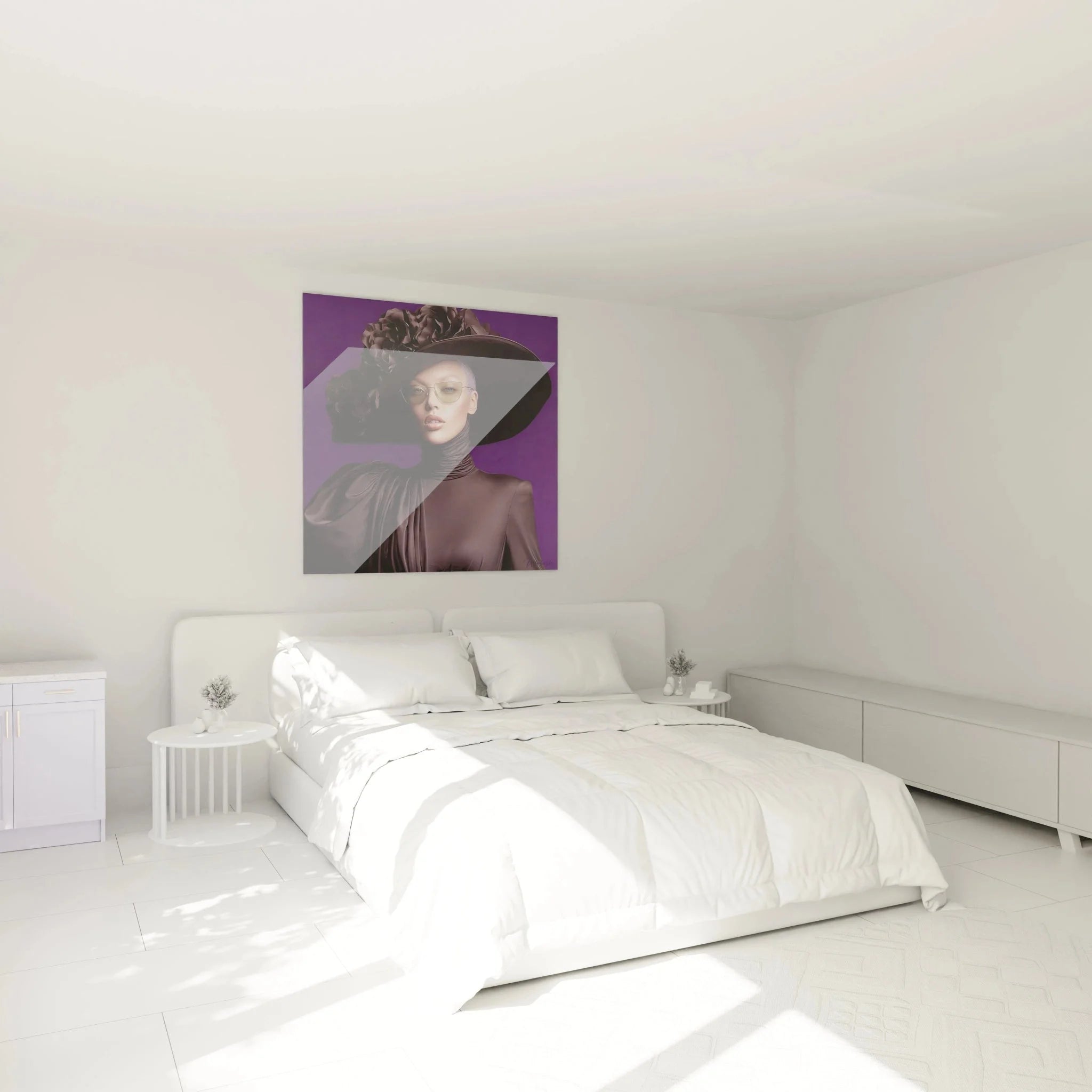 Elegante Dame Wandbild im Schlafzimmer - violette Haute Couture Wandkunst als Raumdekoration