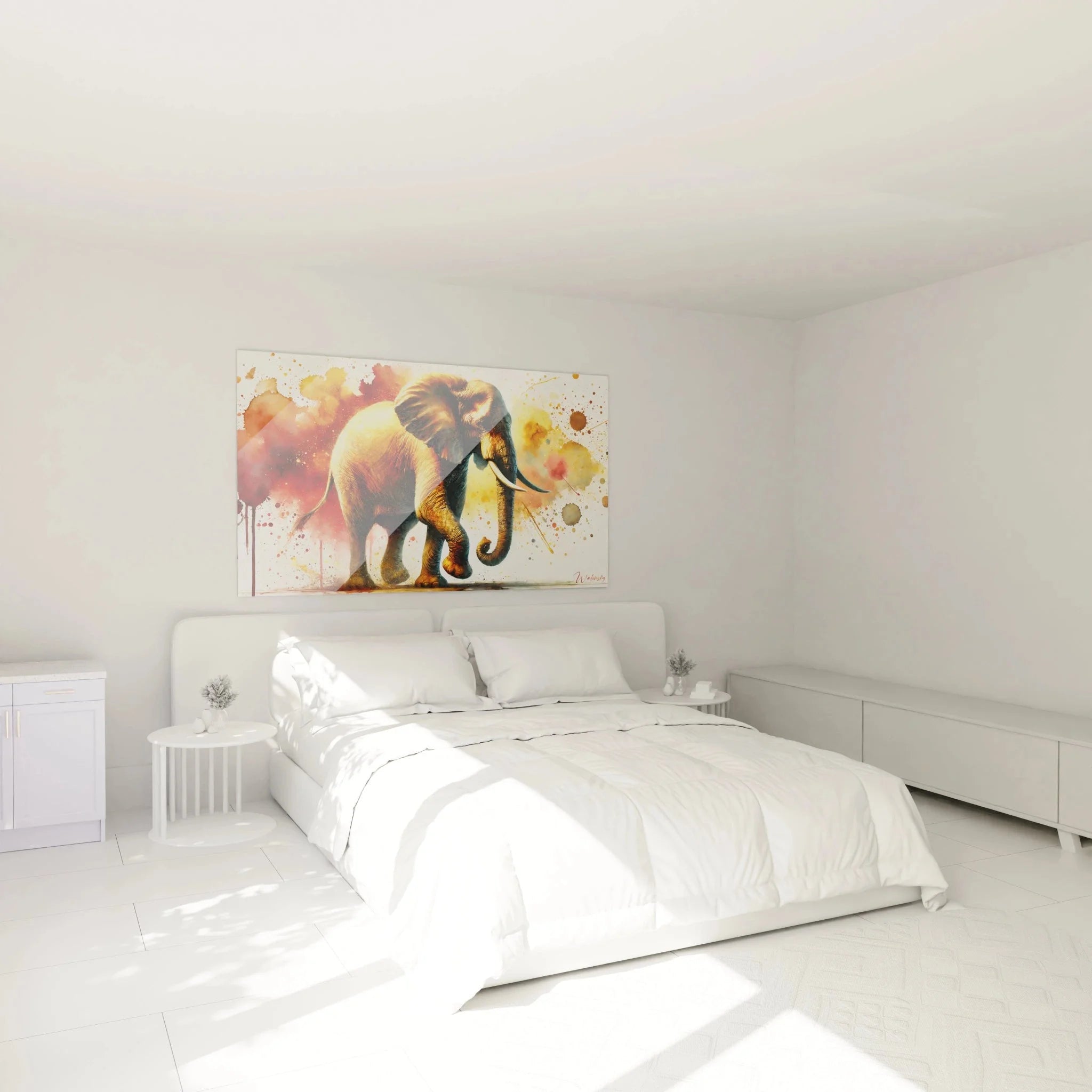 Elefant Wandbild in Schlafzimmer Ambiente, Aquarell Stil mit goldenen und roten Farbnuancen an weißer Wand