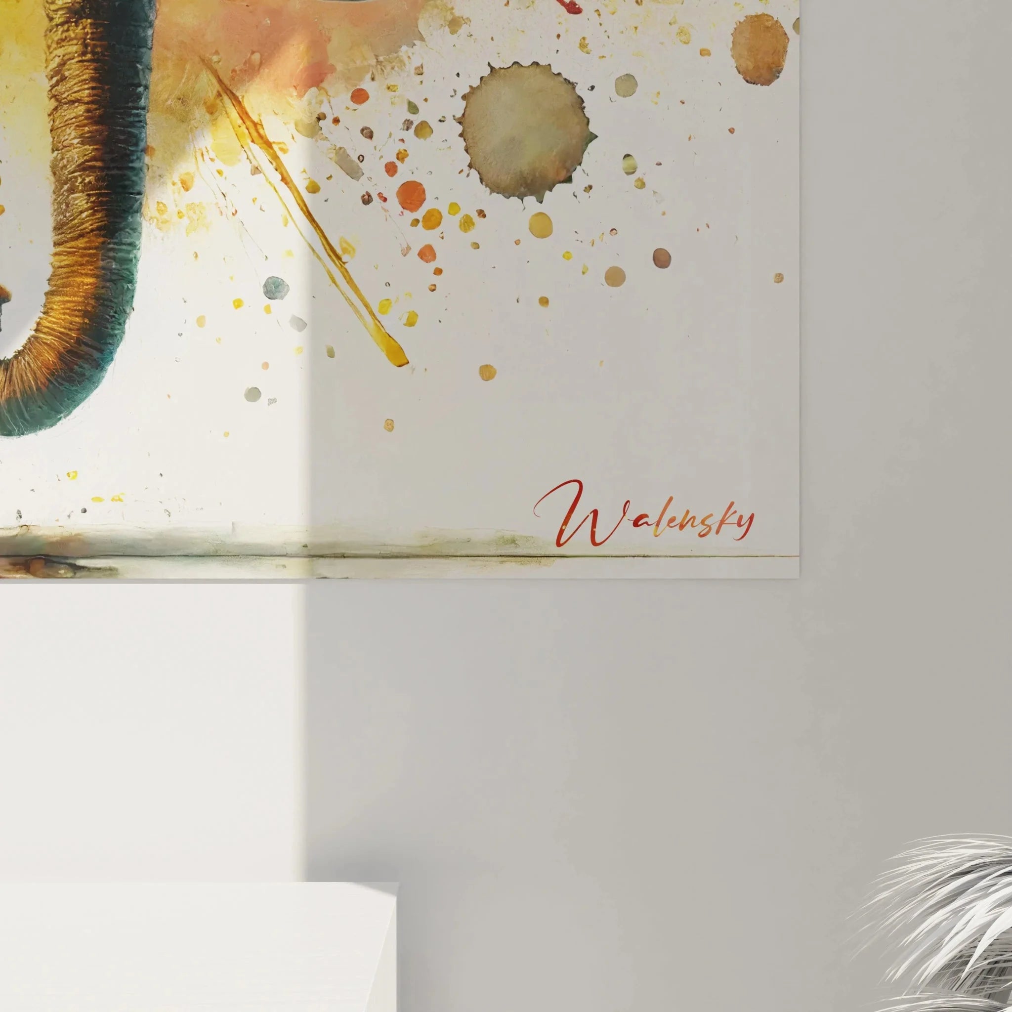 Gesamtansicht Elefant Wandbild XXL in modernem Wohnraum, Aquarell Darstellung mit abstraktem Farbhintergrund