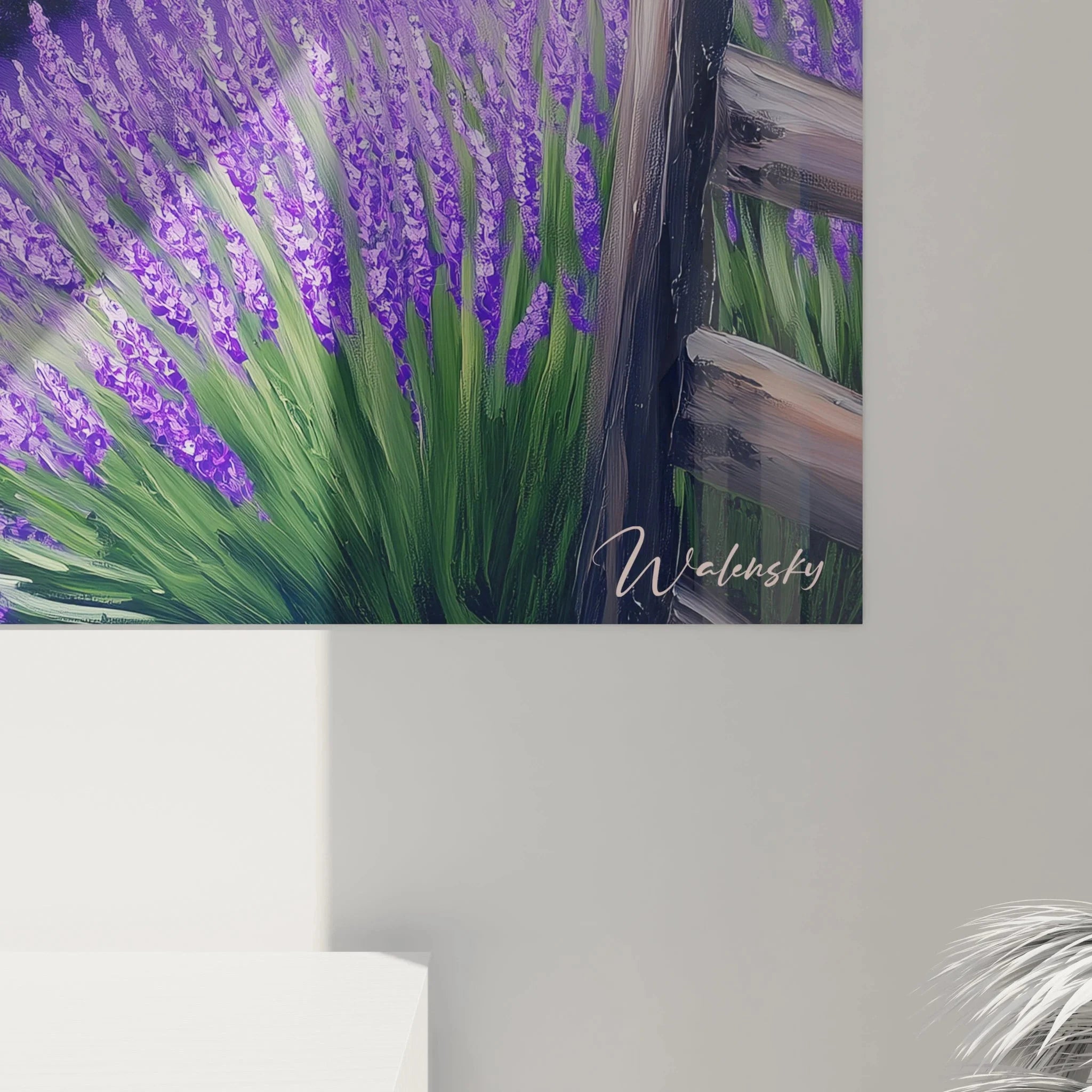 Gesamtansicht Provence Wandbild Lavendelfeld, weite Landschaft mit Sonnenuntergang und Bäumen am Horizont