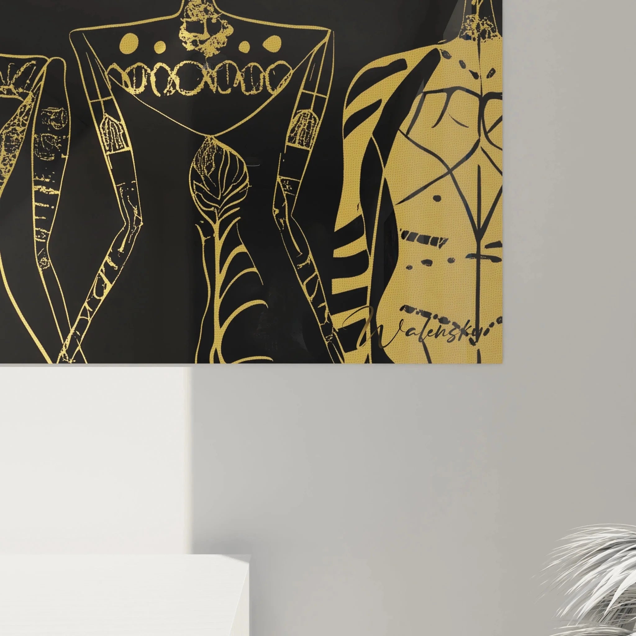 Gesamtansicht Wandbild sieben mystische Masken, komplette spirituelle Kunstkomposition in Gold