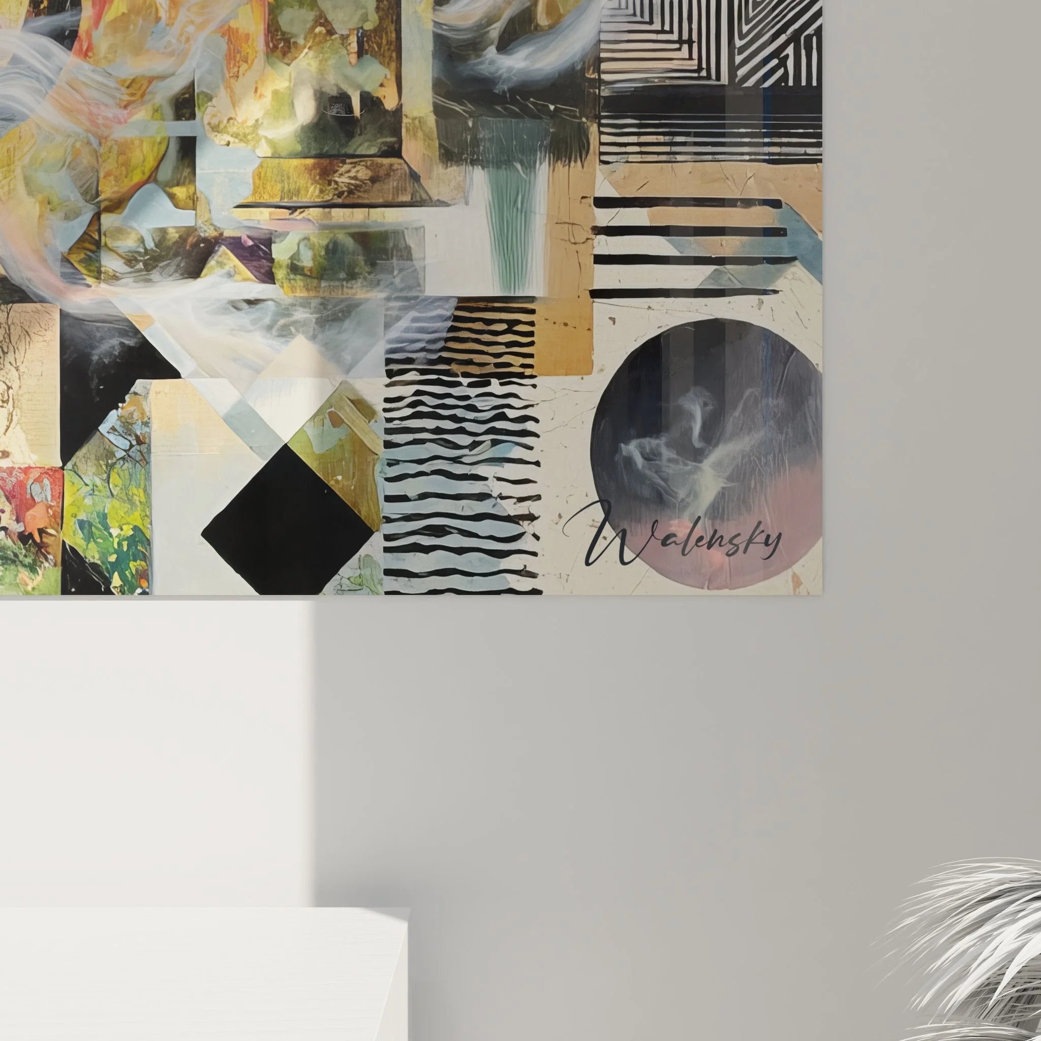 Gesamtansicht des surrealen Wandbildes mit geometrischen Mustern und abstrakten Kompositionen