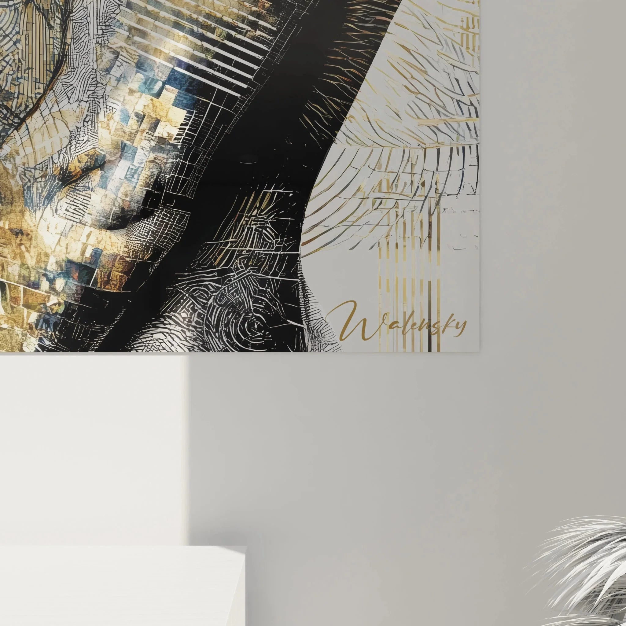 Gesamtansicht Wandbild tätowierter Mann in moderner Wohnraumgestaltung, männliche Schönheit