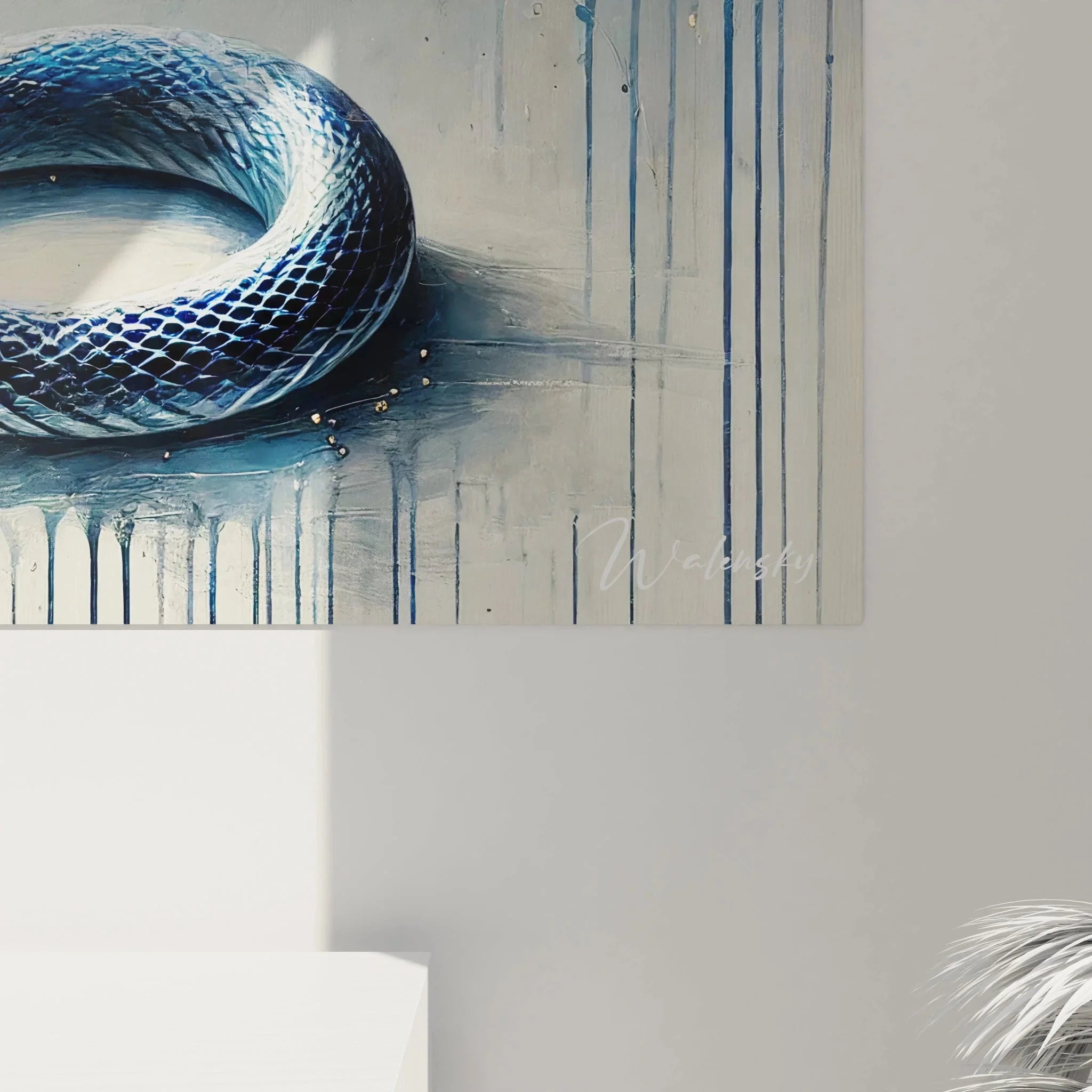 Gesamtansicht mystische Wasserschlange Kunstwerk mit tropfenden Farbverläufen