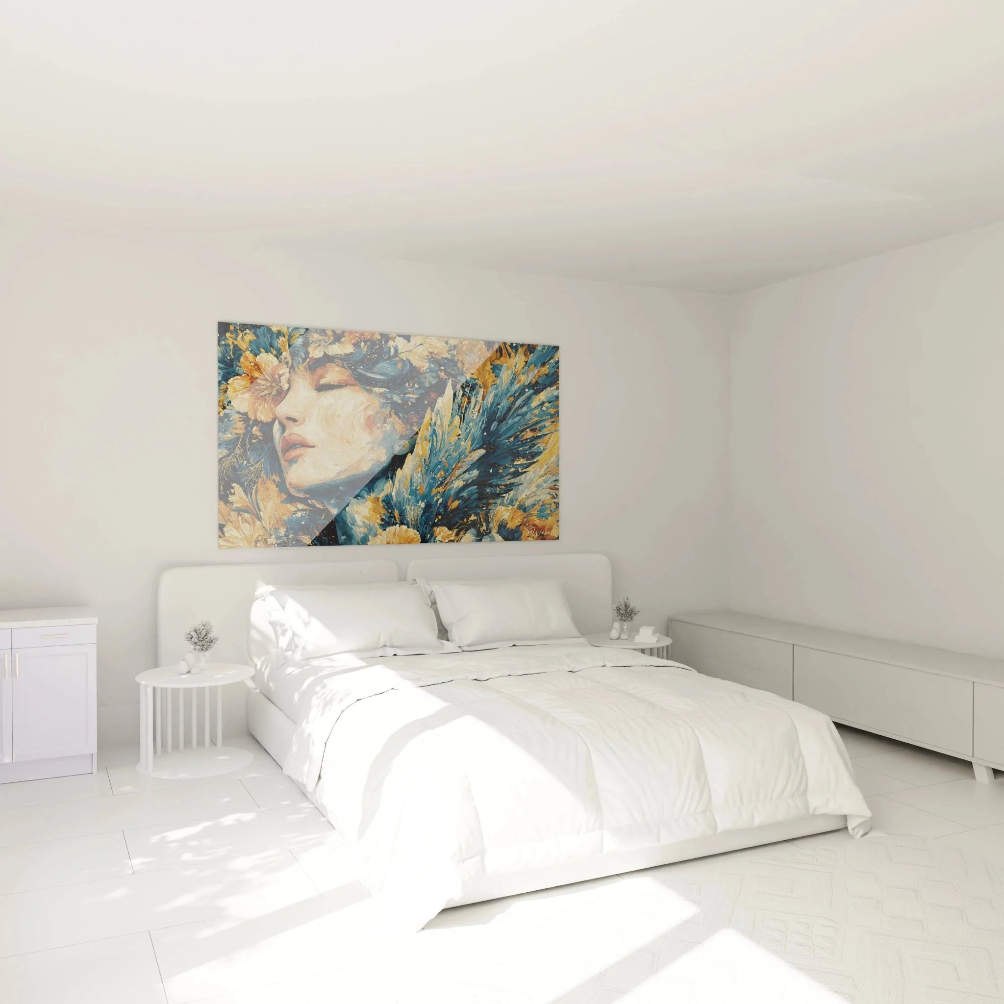 Wandbild Frau mit Blumen in Schlafzimmer Ambiente - gotische Wanddekoration in Blau und Gold
