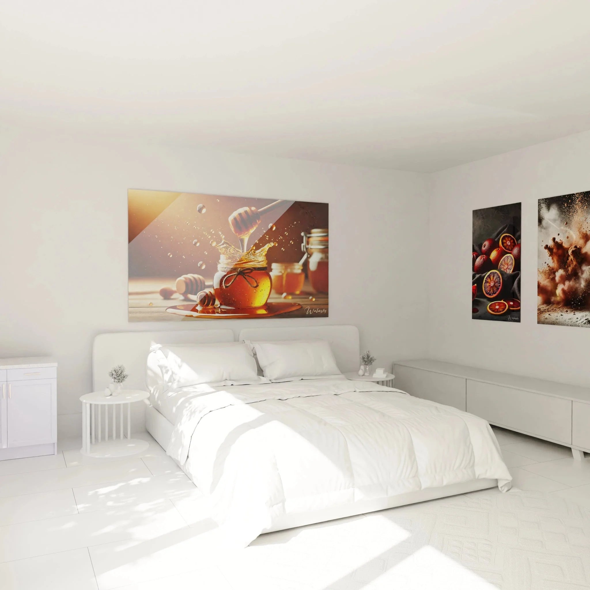 Honig Wandbild XXL in Schlafzimmer Ambiente mit warmem Licht und goldenen Farbtönen