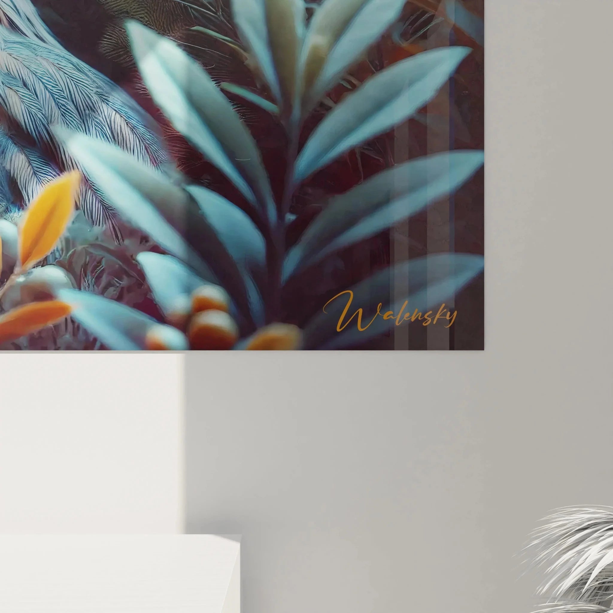 Gesamtansicht Leinwandbild Uhu, majestischer Waldkauz zwischen exotischen Pflanzen in Blau-Türkis-Tönen