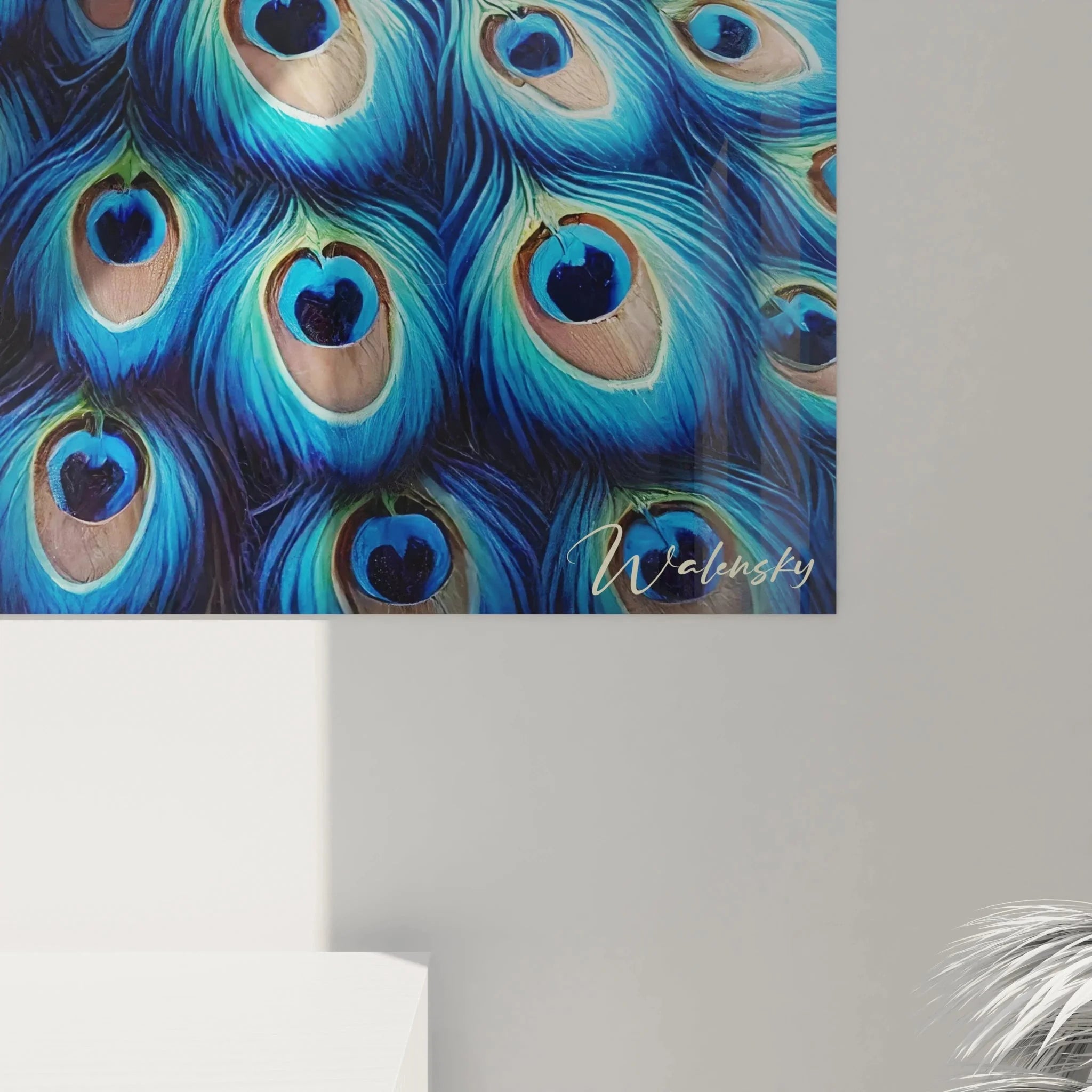Gesamtansicht Pfau Wandbild mit mystischer Waldatmosphäre und majestätischer Pfauendarstellung