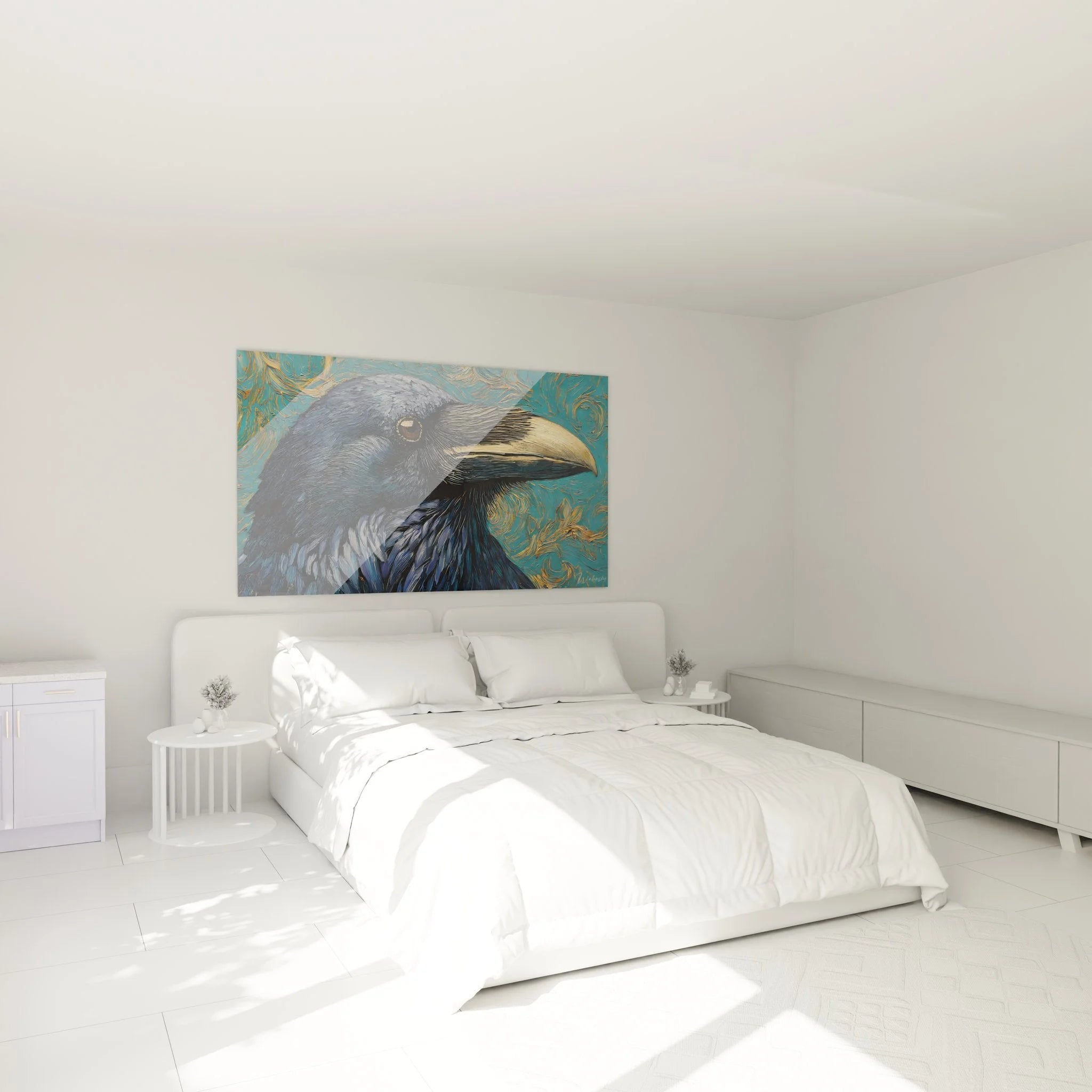 Raben Wandbild XXL in Schlafzimmer Ambiente, mystische Wandkunst mit Rabenportrait als Raumdekoration